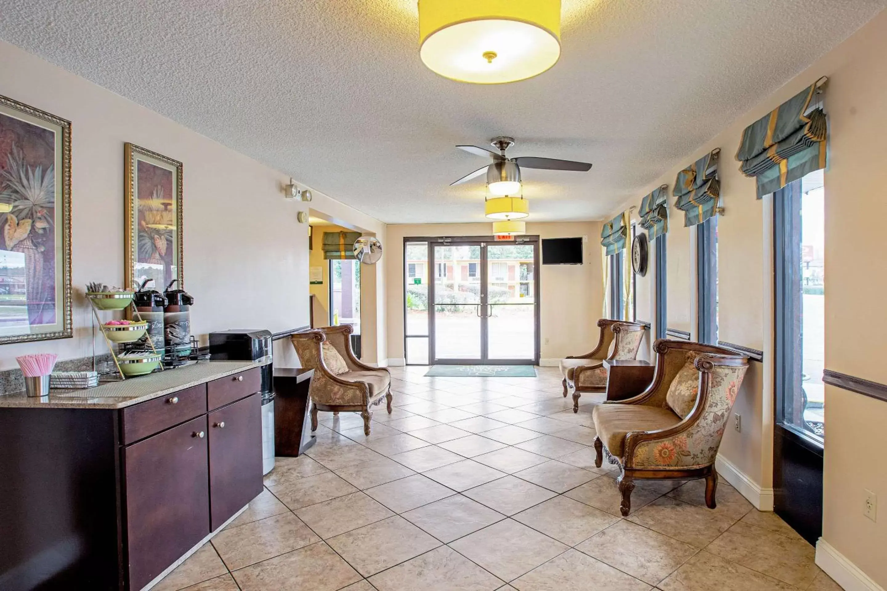 Lobby or reception, Seating Area in Quality Inn & Suites Live Oak I-10 Exit 283