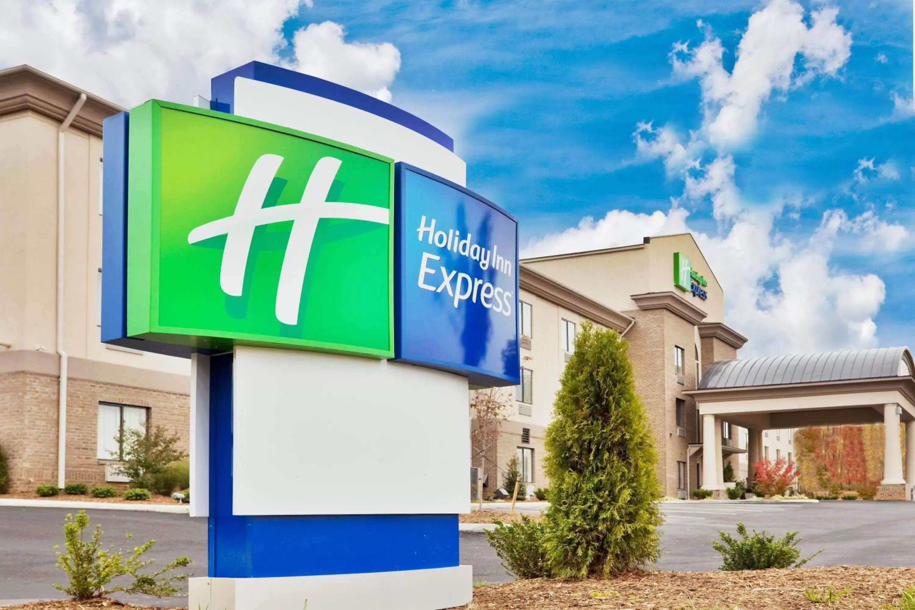 Property Building in Holiday Inn Express Troutville-Roanoke North, an IHG Hotel