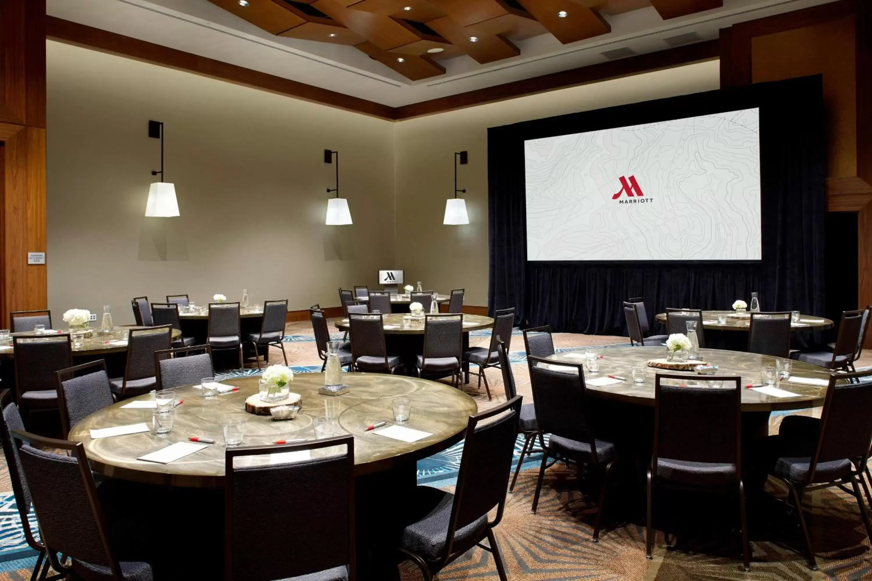 Meeting/conference room, Restaurant/Places to Eat in Raleigh Marriott Crabtree Valley