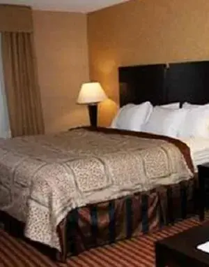 Bed in Quality Inn