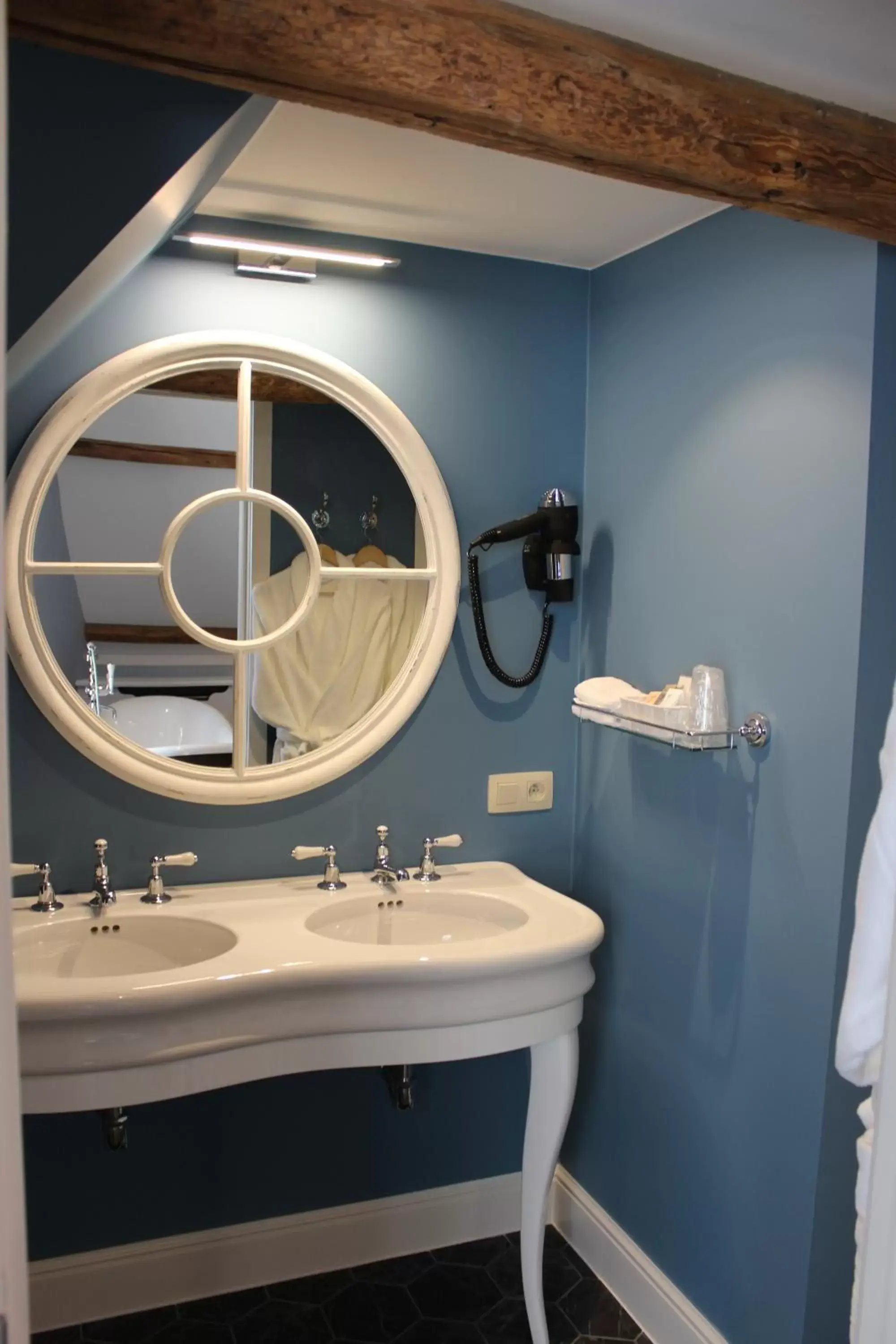 Bathroom in Boutique Hotel De Castillion - Small elegant family hotel