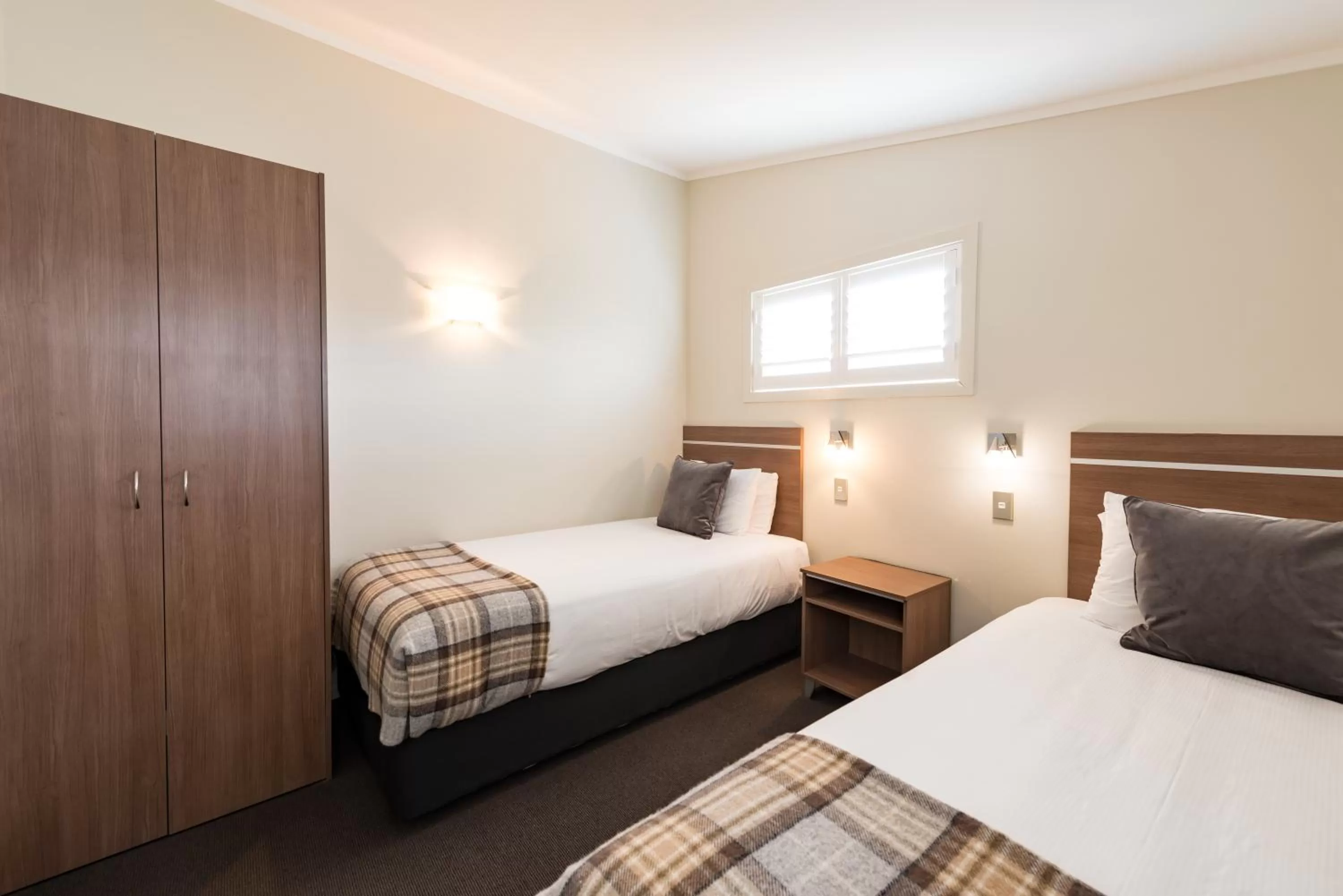 Bed in Suncourt Hotel & Conference Centre