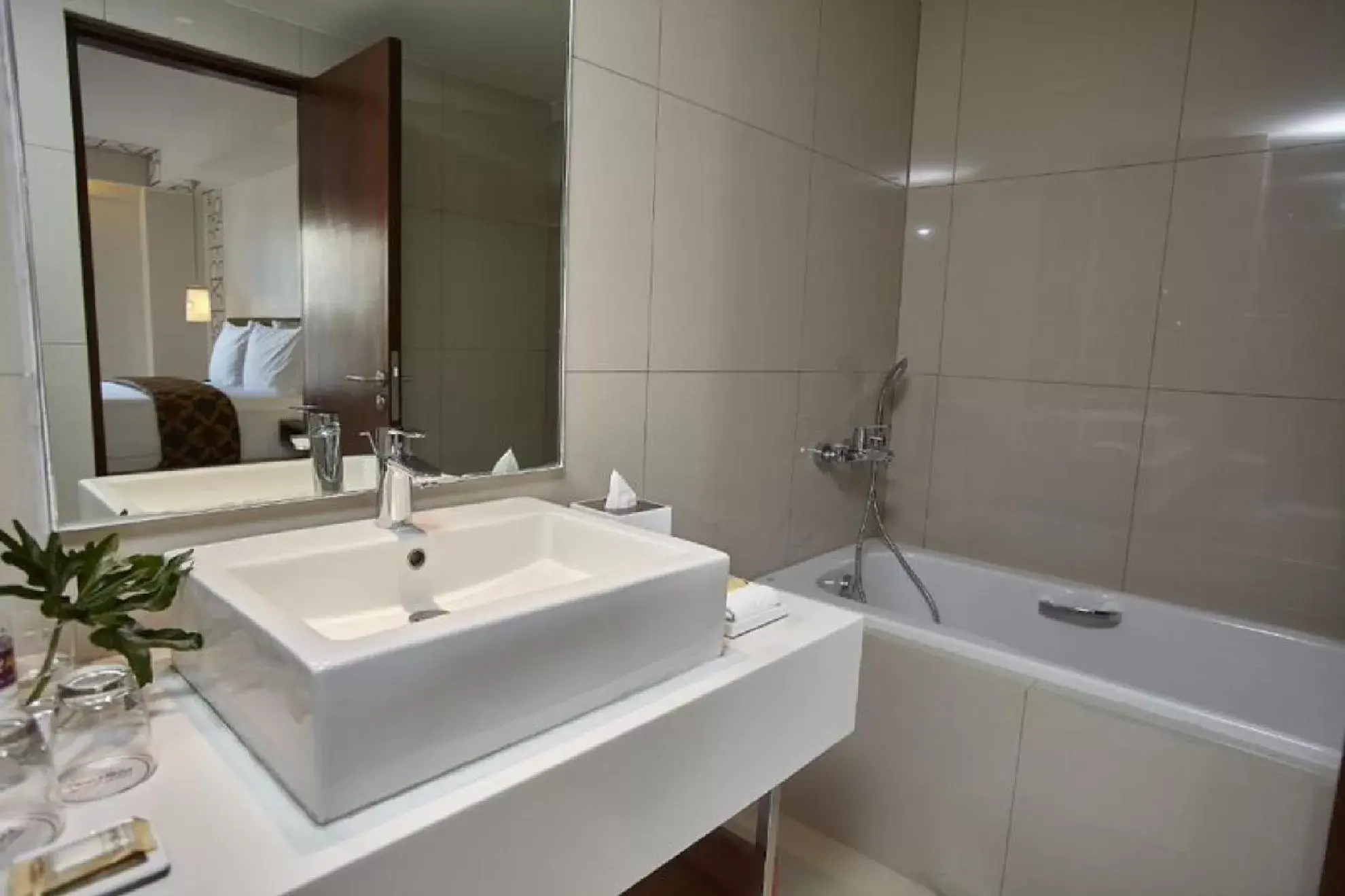 Bath, Bathroom in Quest Hotel Tagaytay