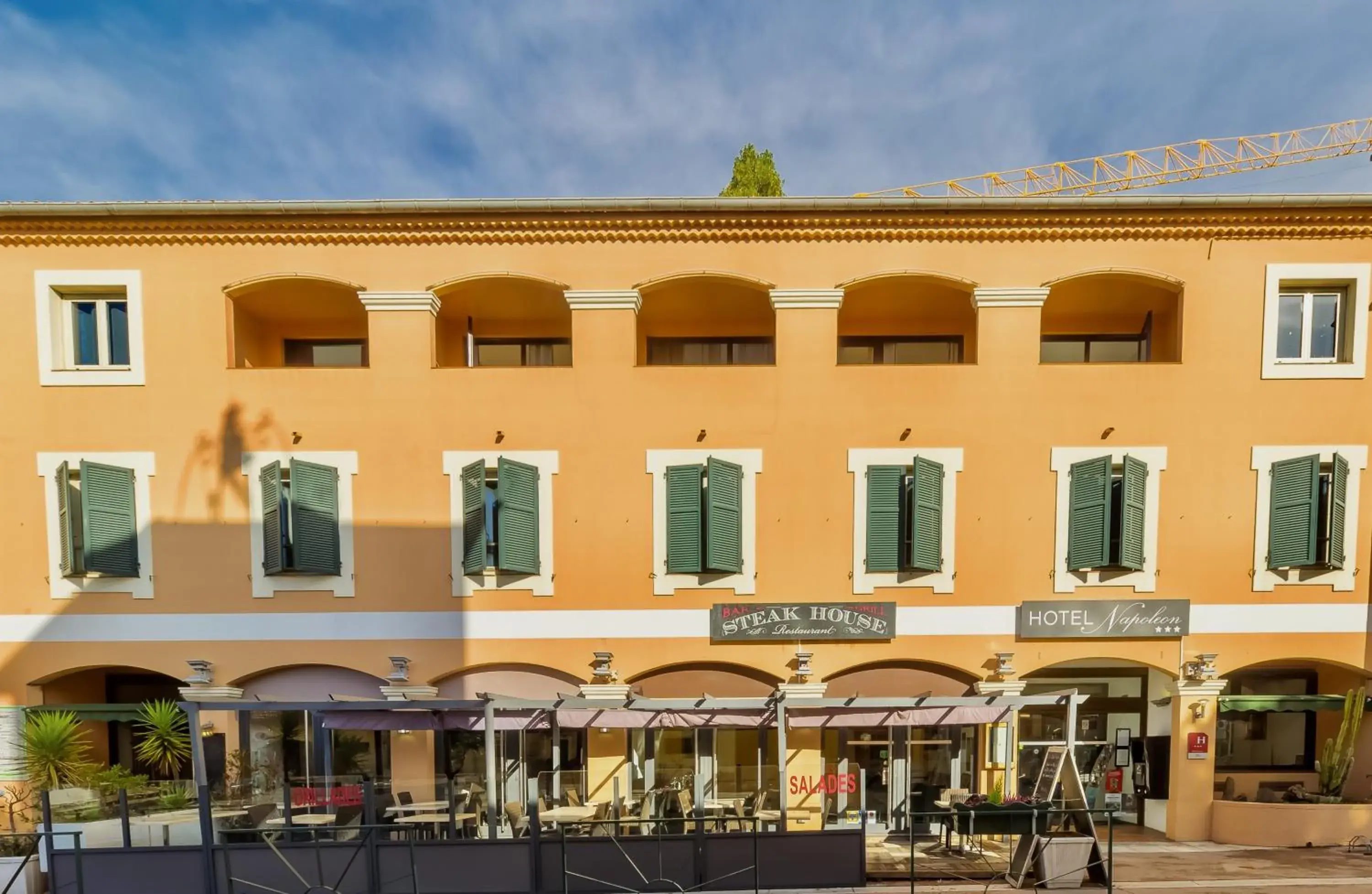 Property building in Hôtel Napoléon