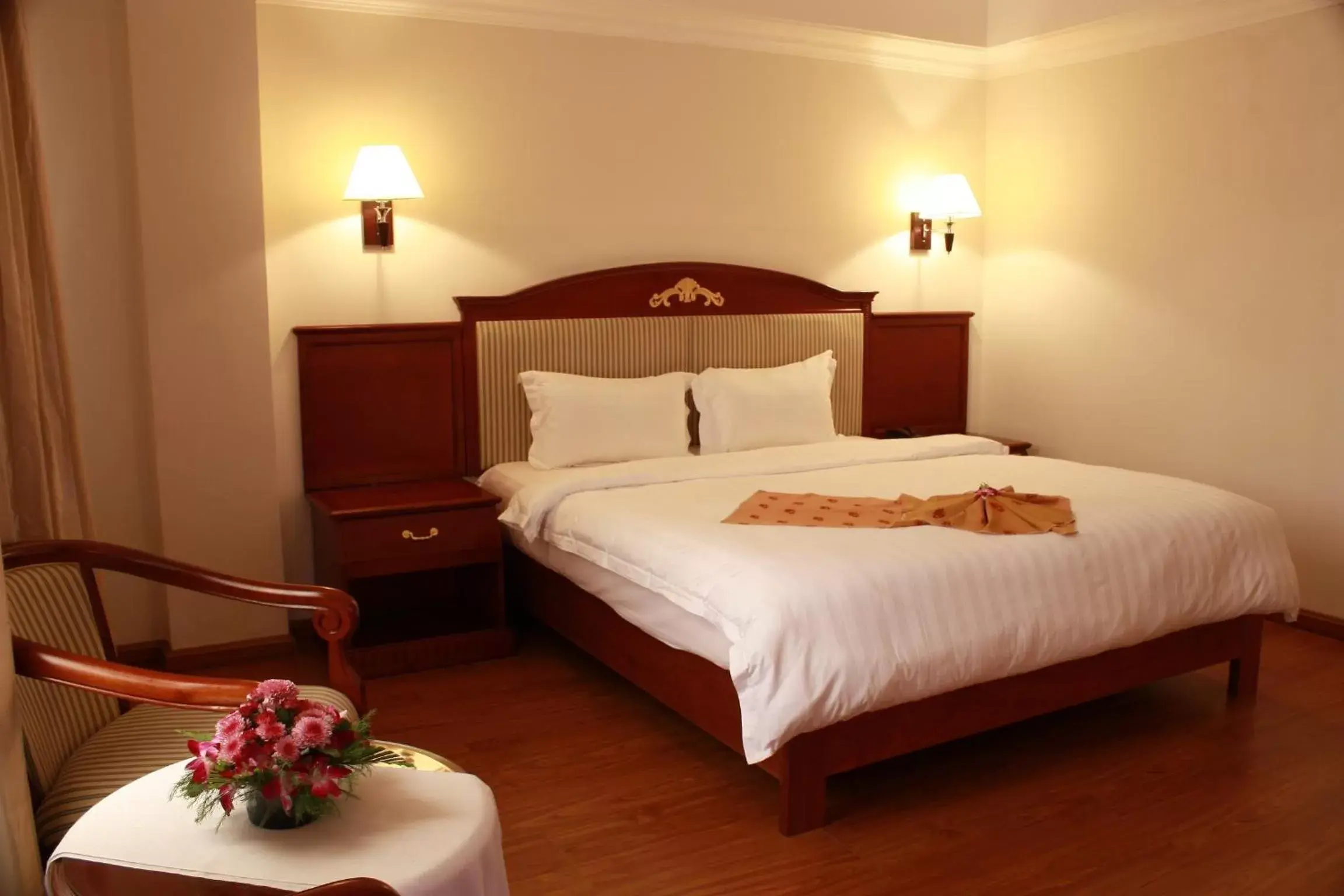 Bed in Lux Riverside Hotel & Apartment