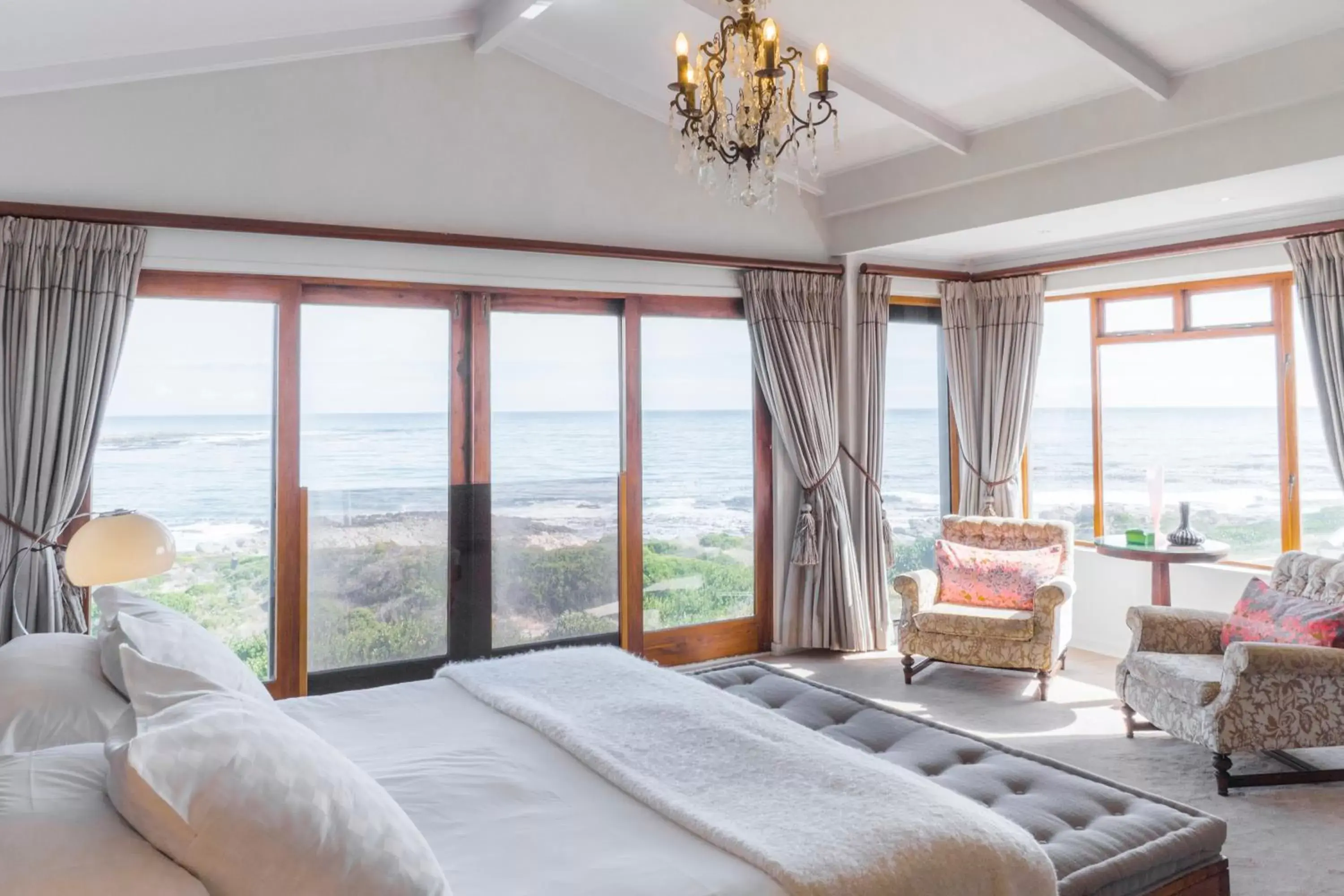 Photo of the whole room, Sea View in Schulphoek Seafront House