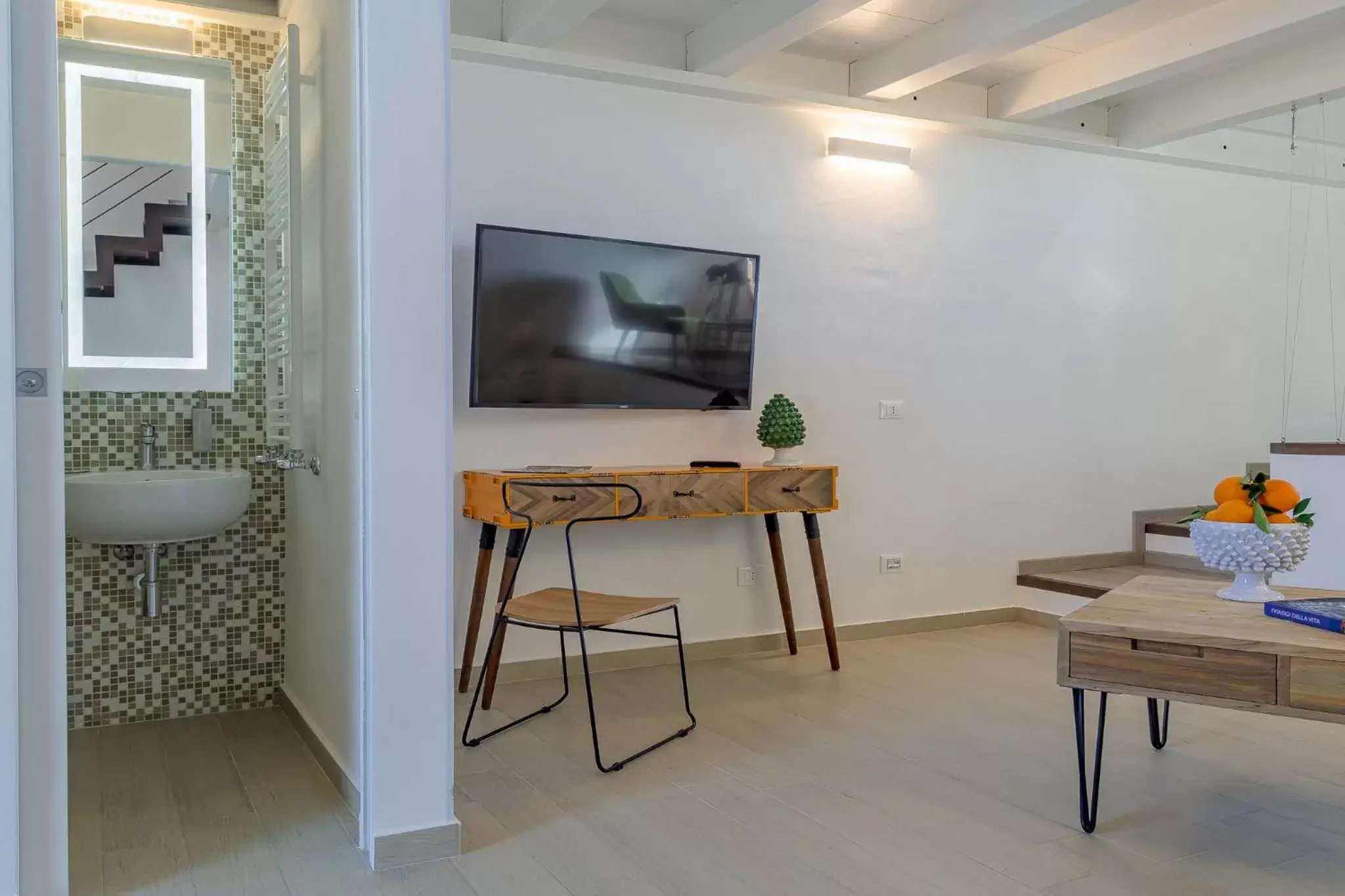 Bathroom, Dining Area in Le Maestranze Deluxe Rooms