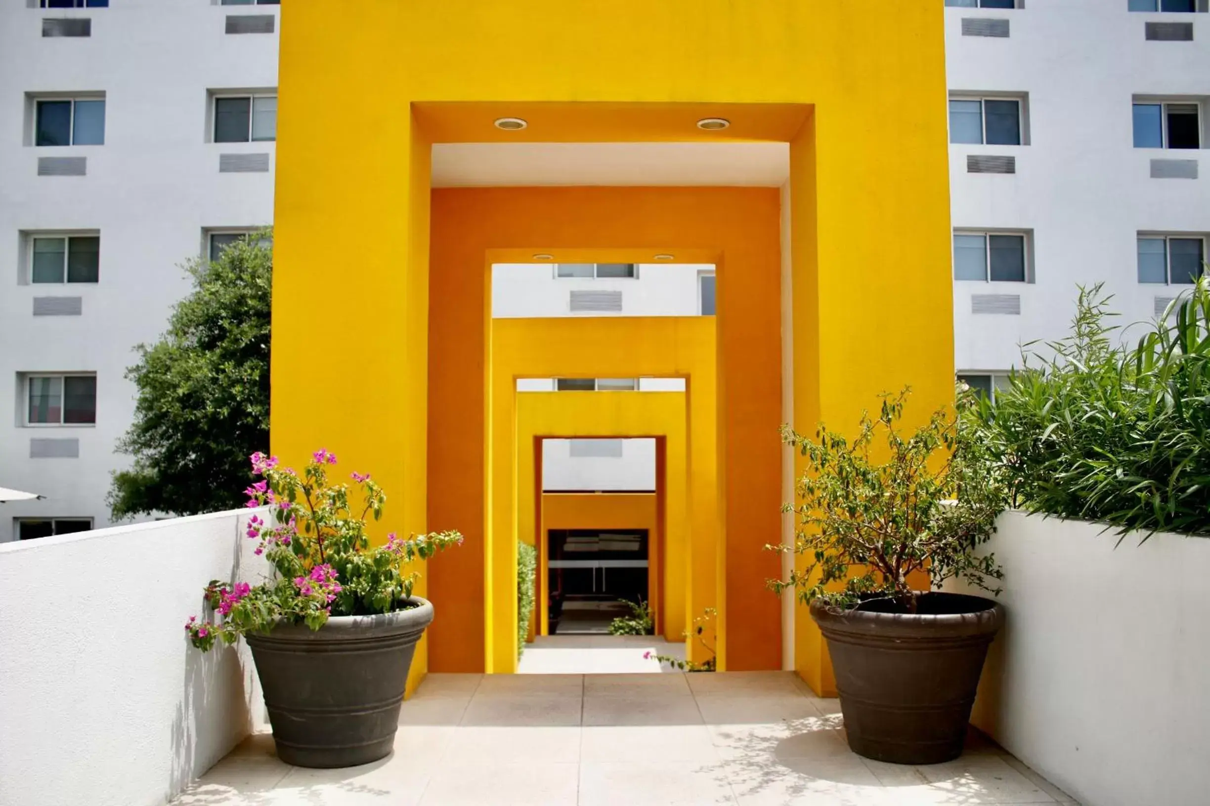 Property building, Facade/Entrance in Comfort Inn Monterrey Valle