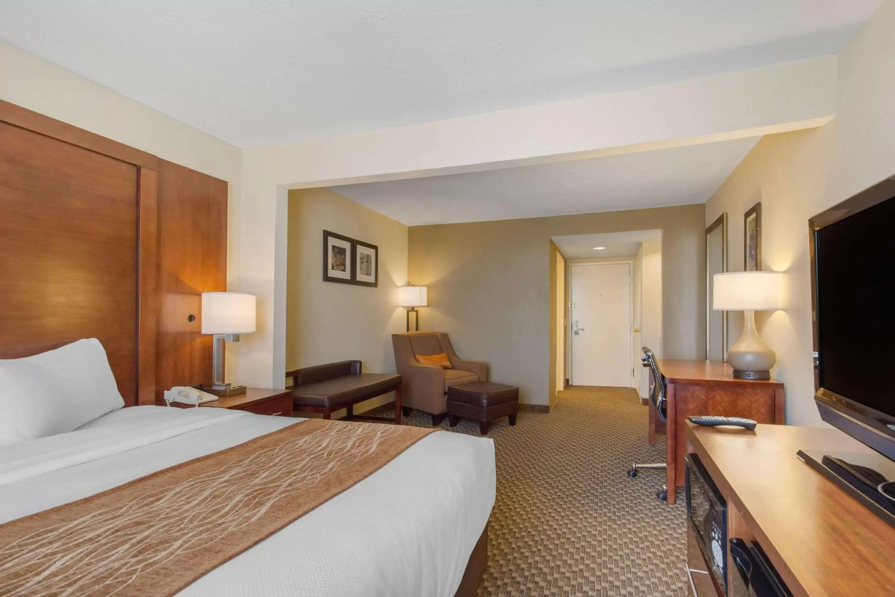 Bedroom in Comfort Inn & Suites SW Houston Sugarland