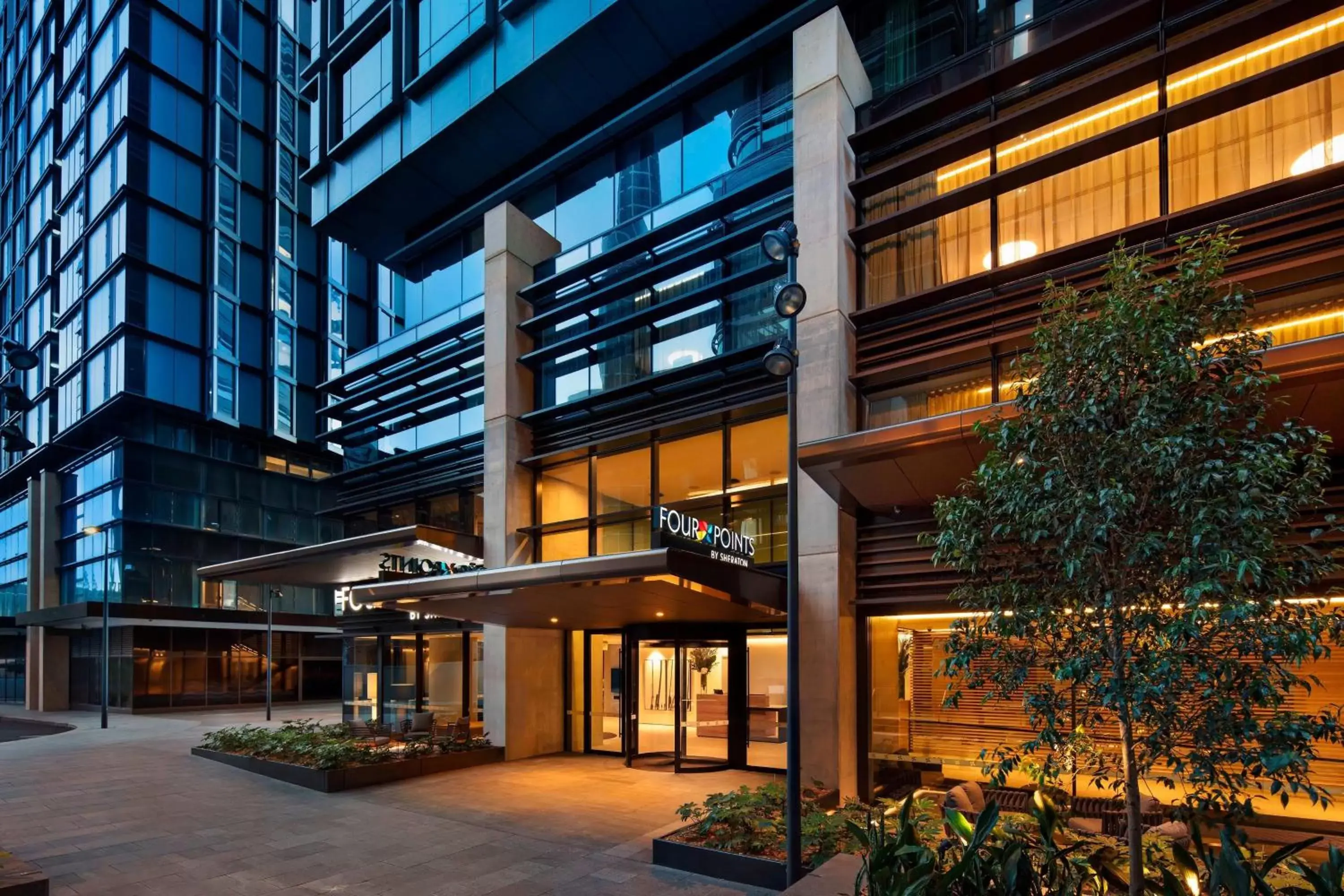 Property Building in Four Points by Sheraton Sydney, Central Park