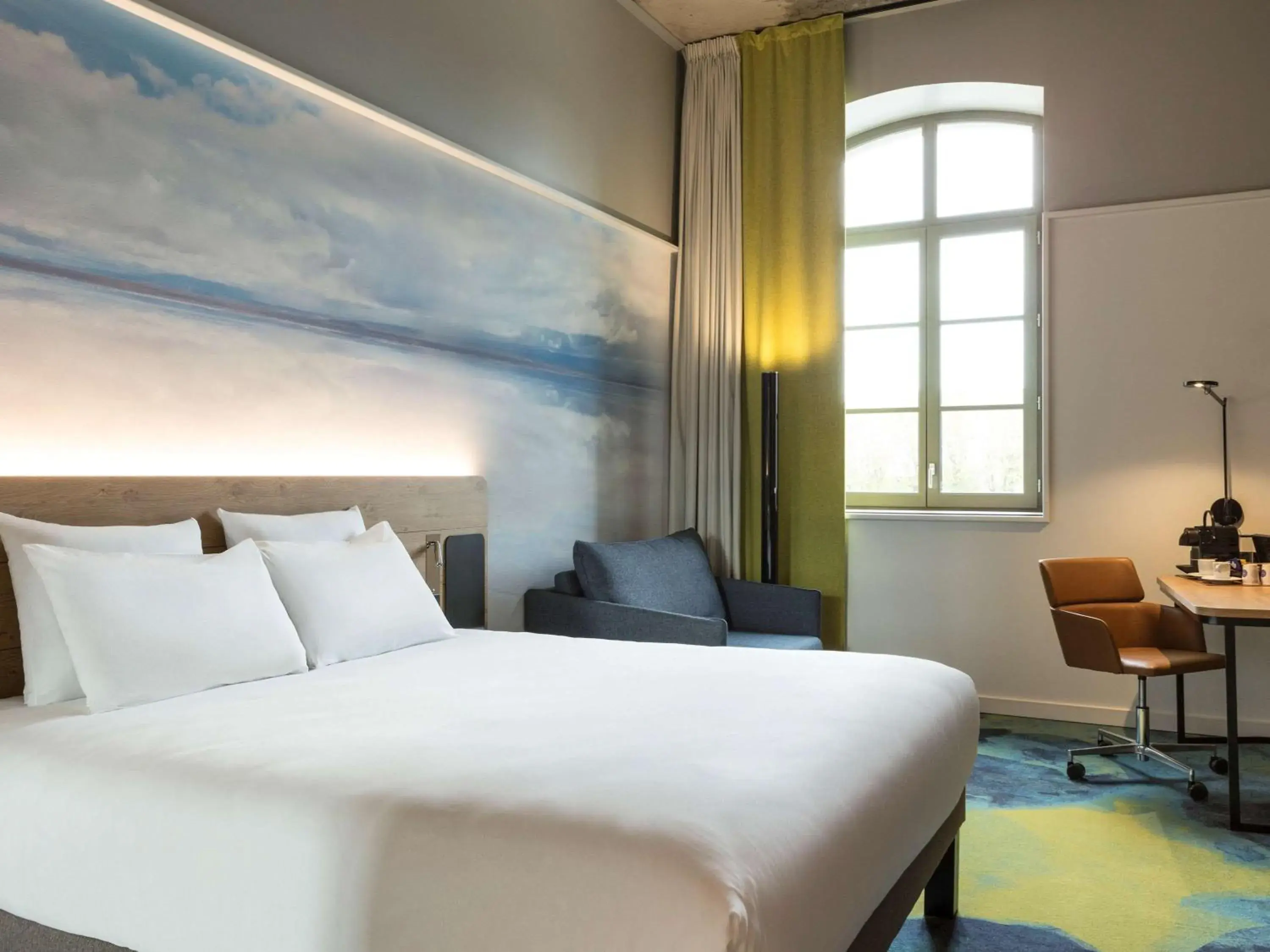 Photo of the whole room, Bed in Novotel Saint Brieuc Centre Gare