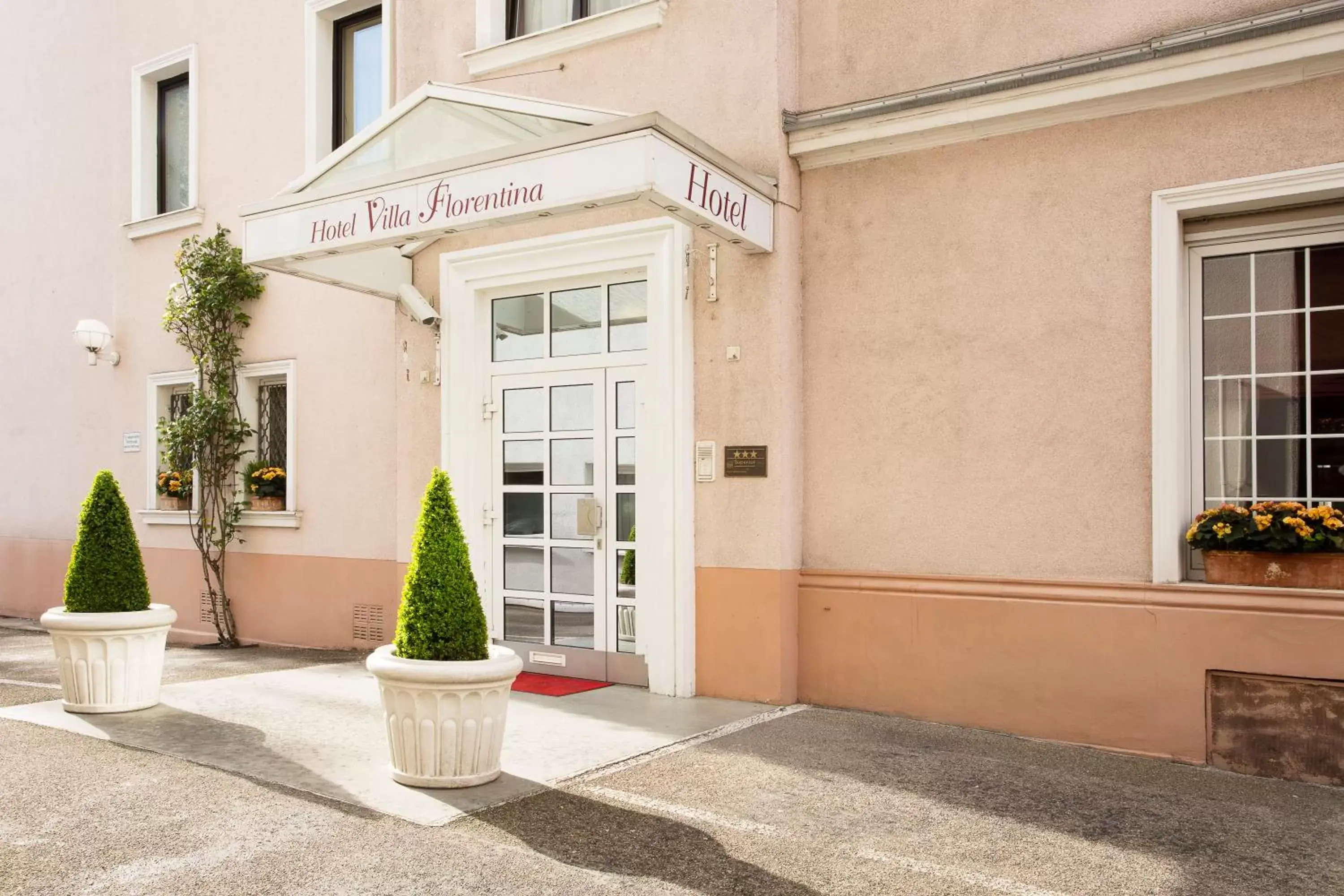 Facade/entrance in Hotel Villa Florentina