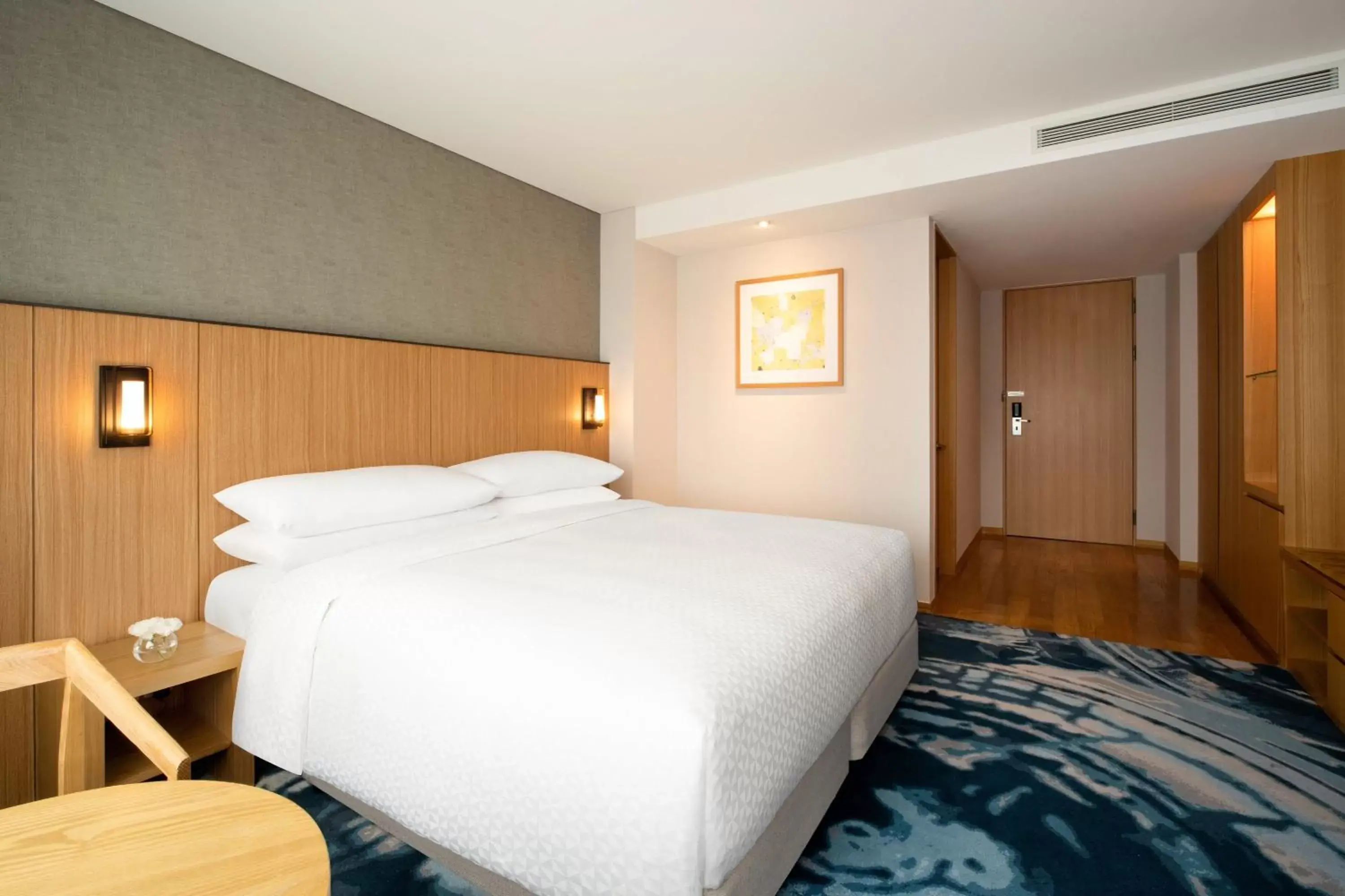 Photo of the whole room, Bed in Four Points by Sheraton Seoul, Guro