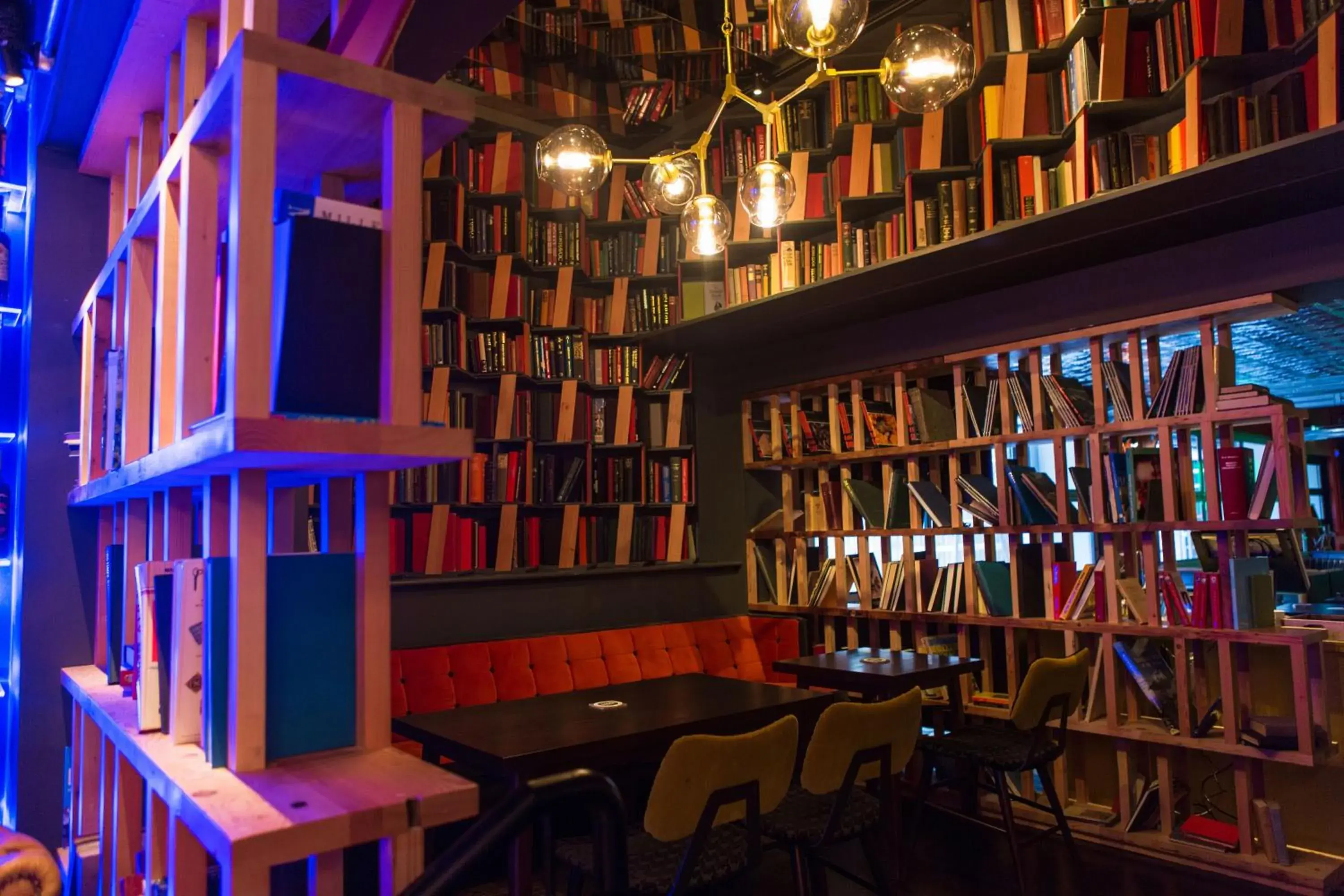 Lounge or bar in Bonnington Hotel & Leisure Centre Lounge or bar in Bonnington Hotel & Leisure Centre