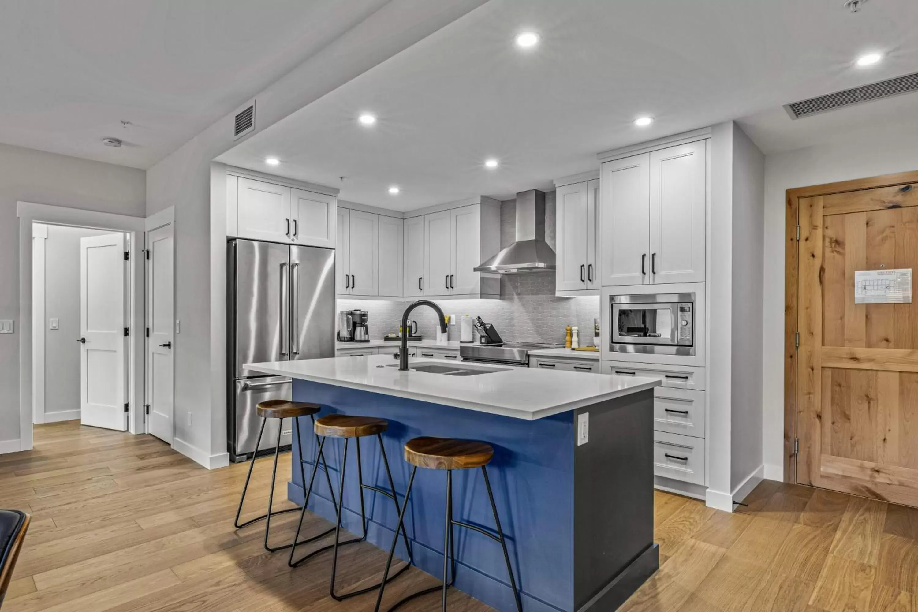 Kitchen or kitchenette, Kitchen/Kitchenette in Tamarack Lodge by Spring Creek Vacations