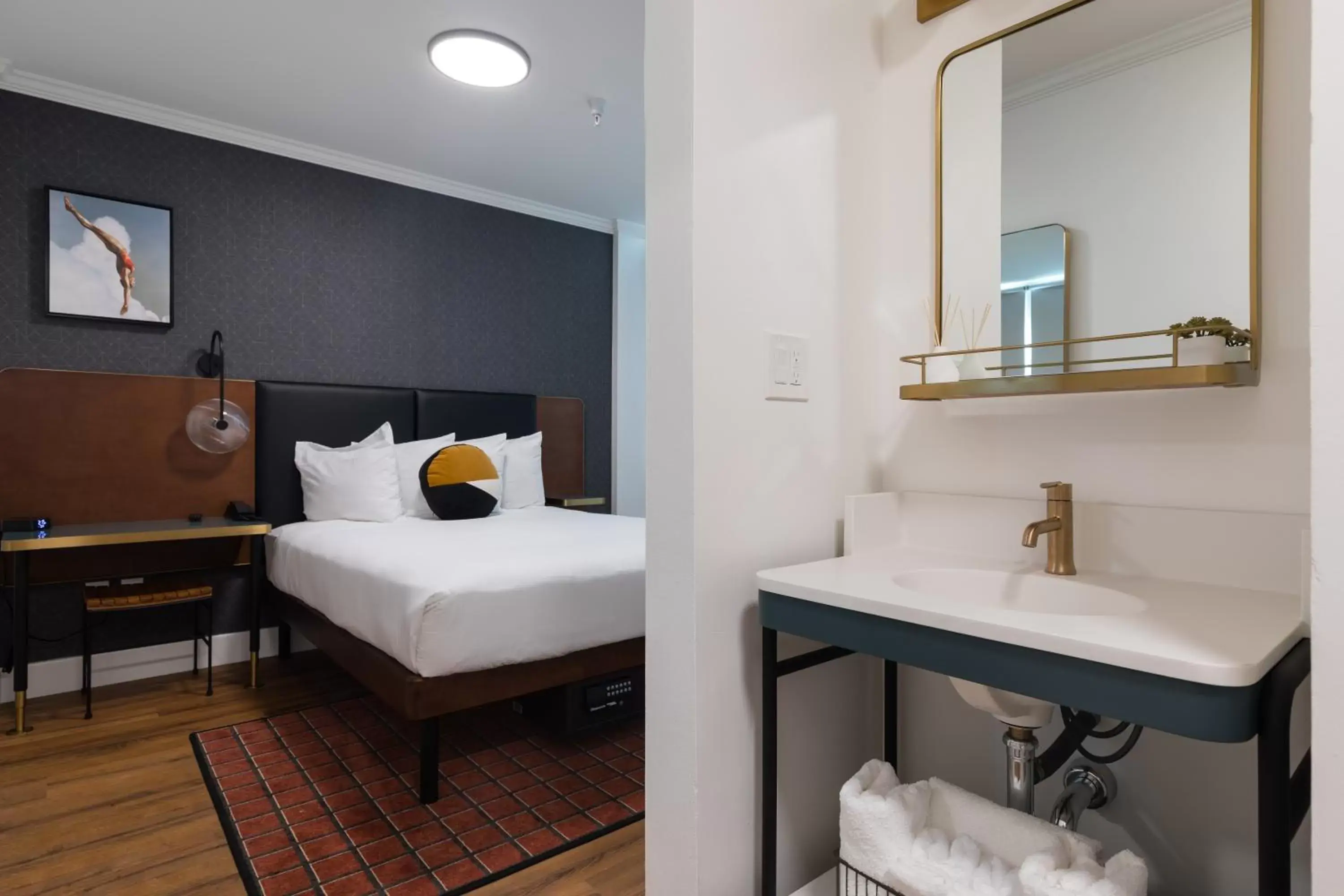 Bedroom, Bathroom in Hotel Stratford