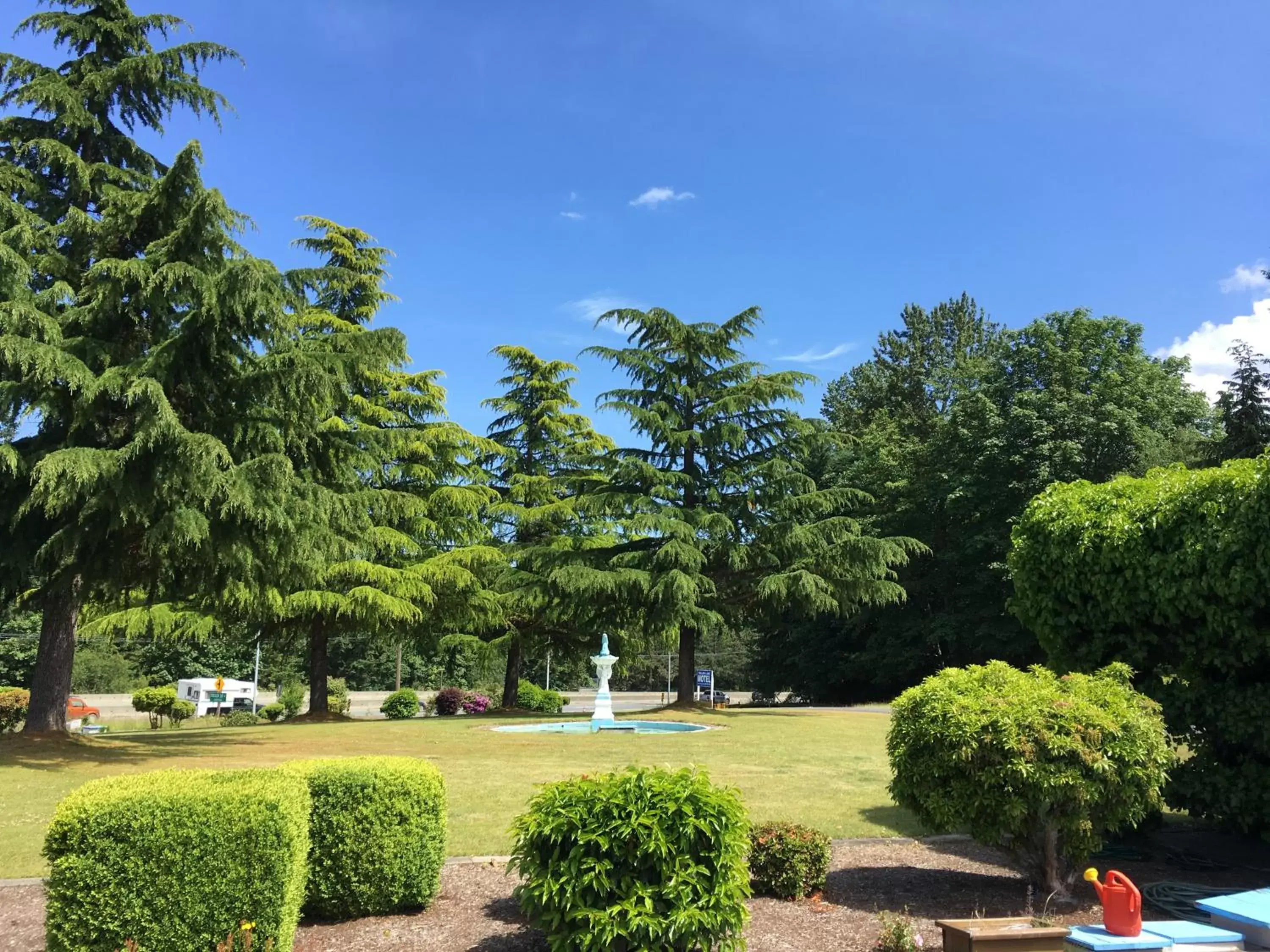 Garden view in Fuller Lake Chemainus Motel