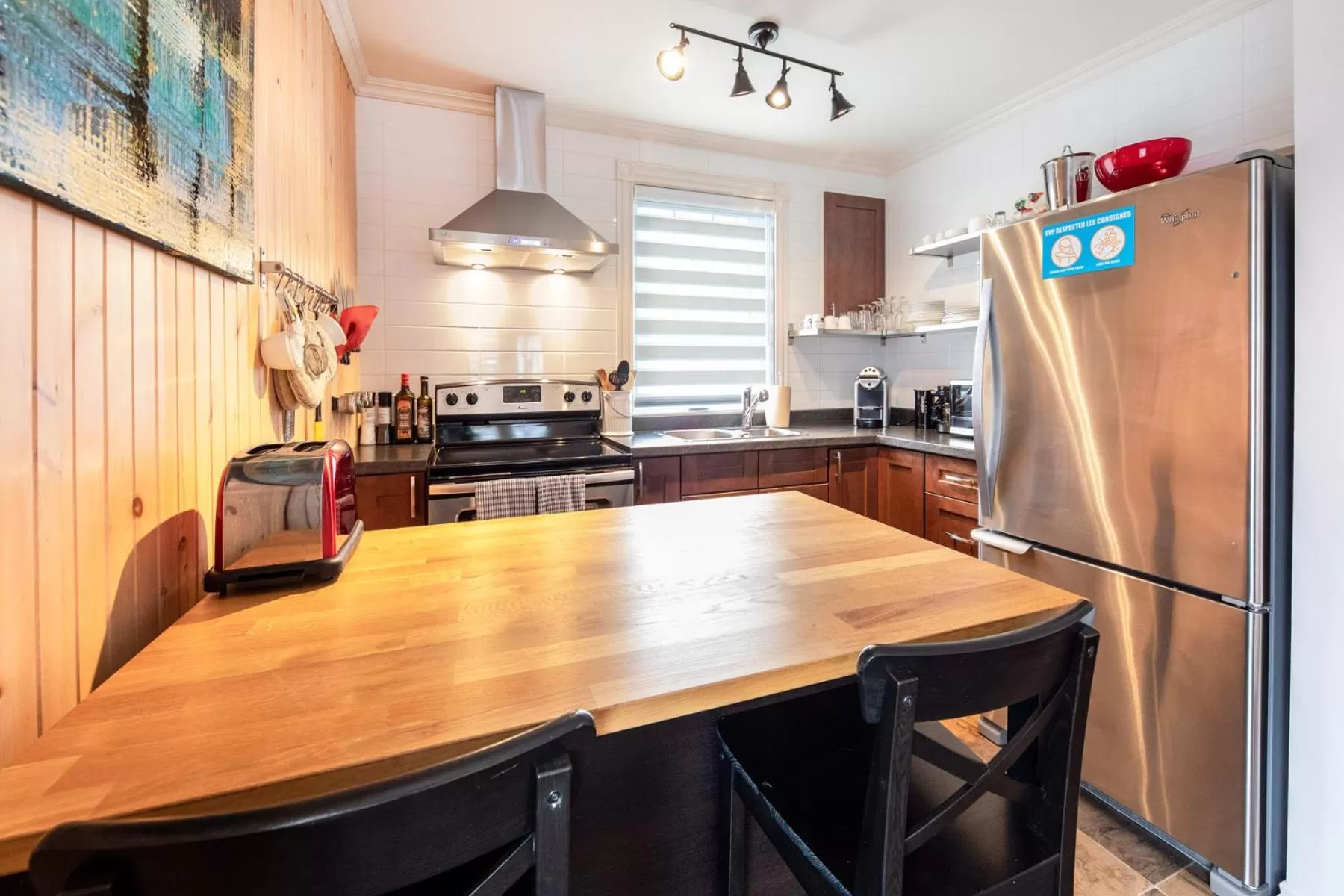 Kitchen or kitchenette in Auberge Sous les Arbres
