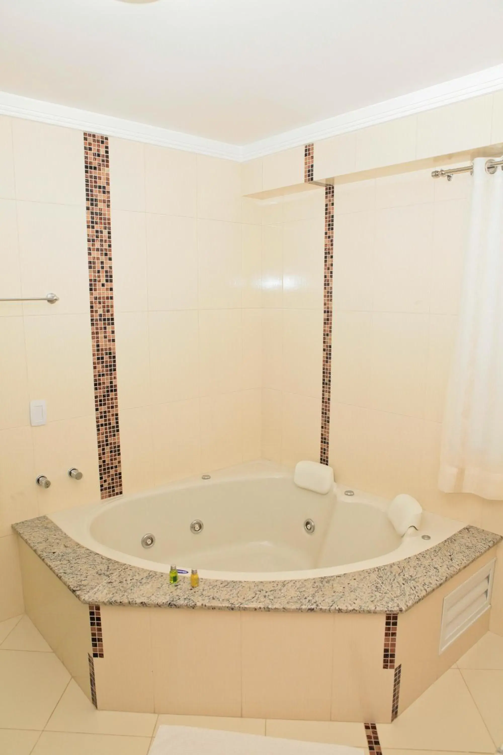 Hot Tub, Bathroom in San Marino Palace Hotel