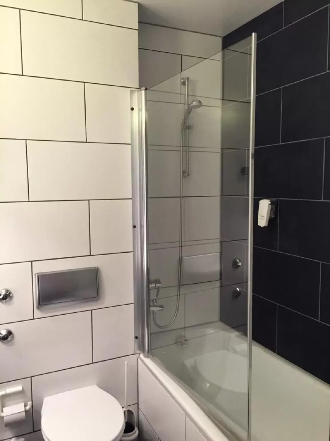 Bathroom in ACHAT Hotel Kaiserhof Landshut