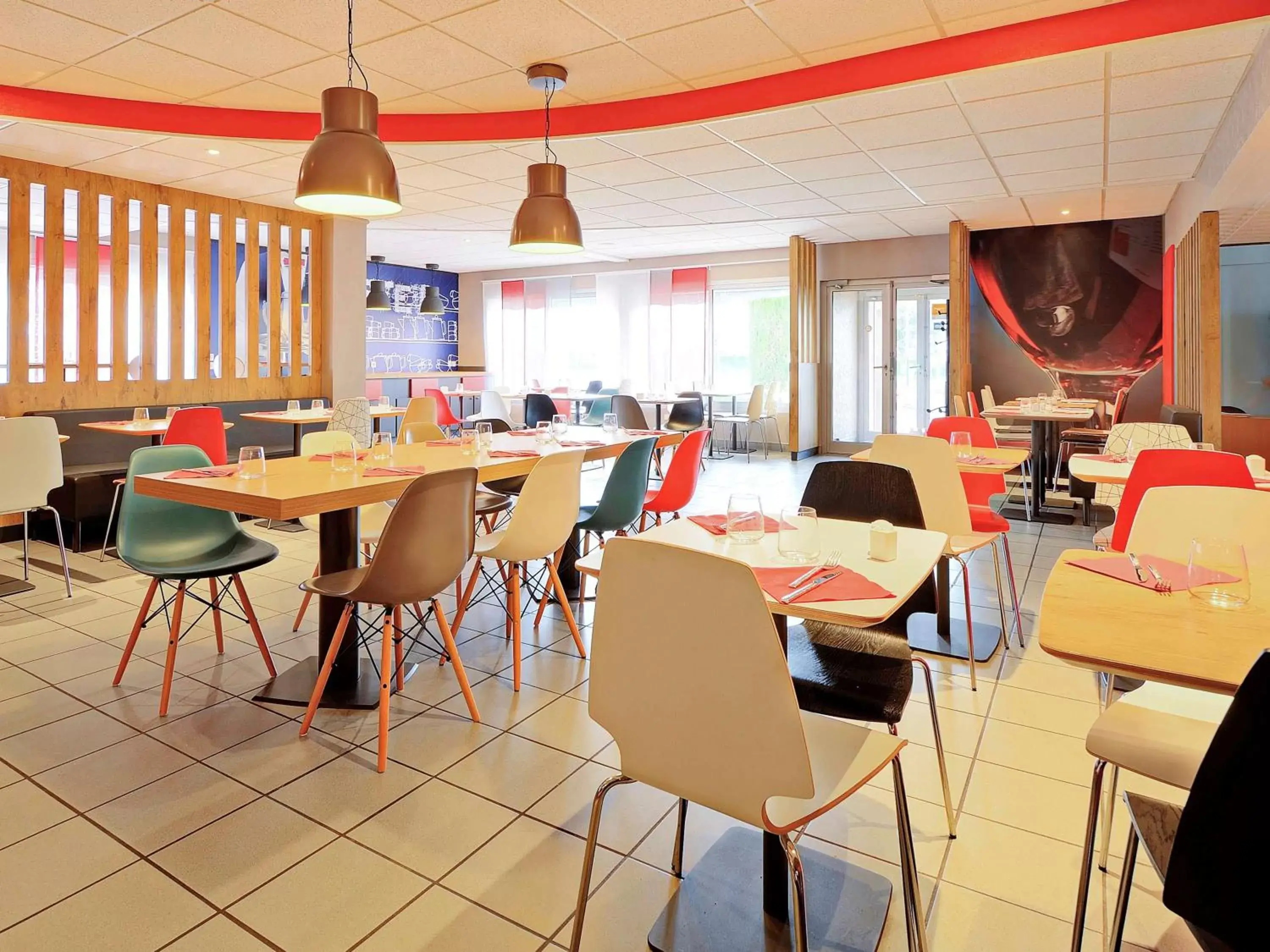 Restaurant/Places to Eat in ibis Poitiers Beaulieu