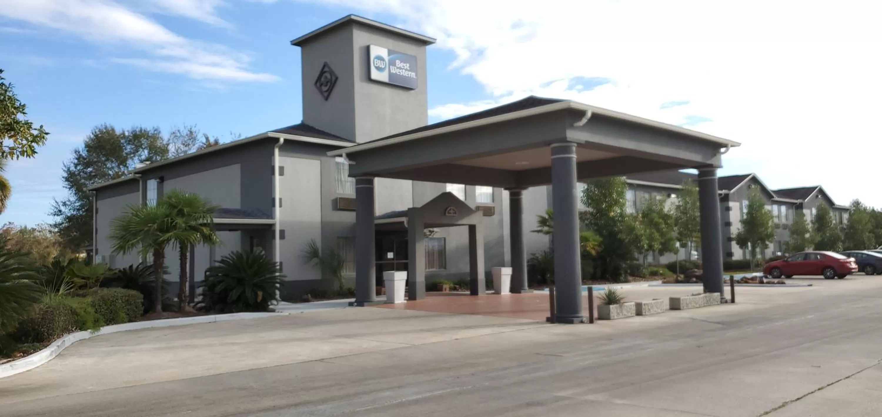 Facade/entrance in Best Western Zachary Inn