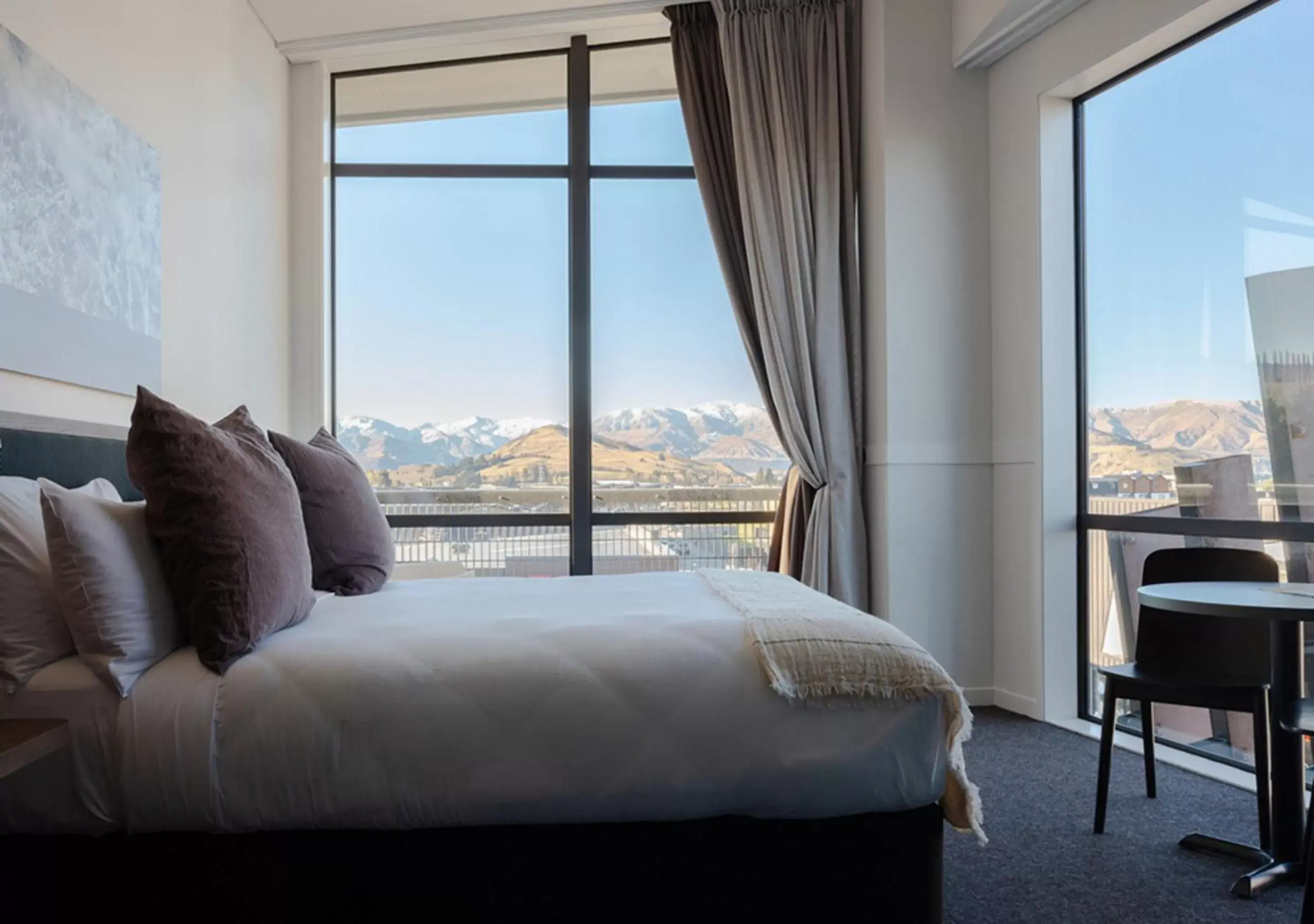 Bedroom, Bed in Sudima Queenstown Five Mile