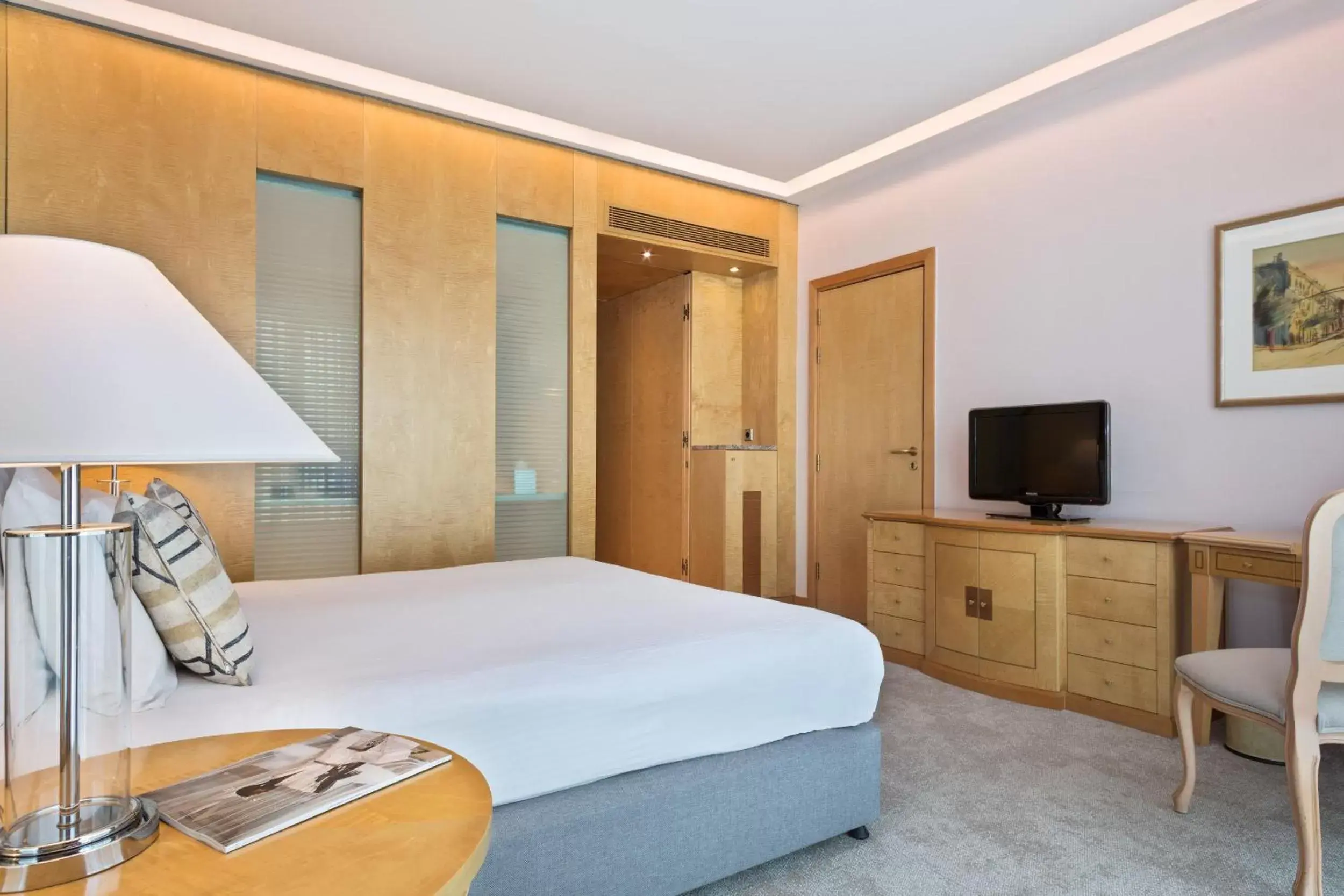 Bed in Melia Athens