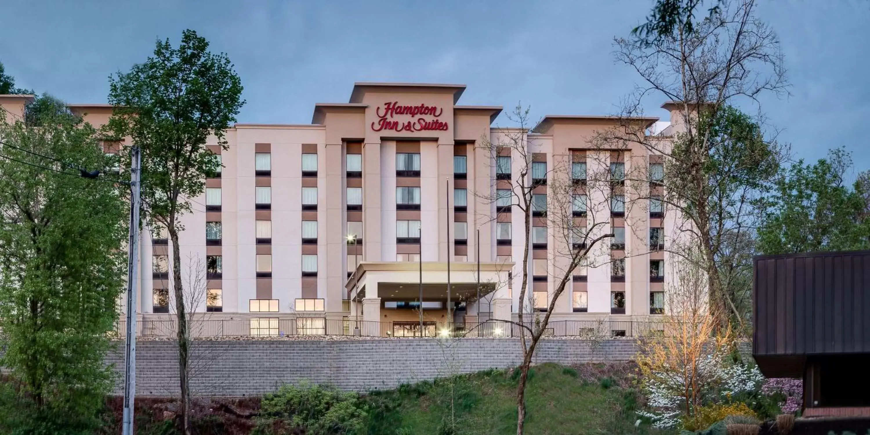 Property Building in Hampton Inn & Suites - Knoxville Papermill Drive, TN