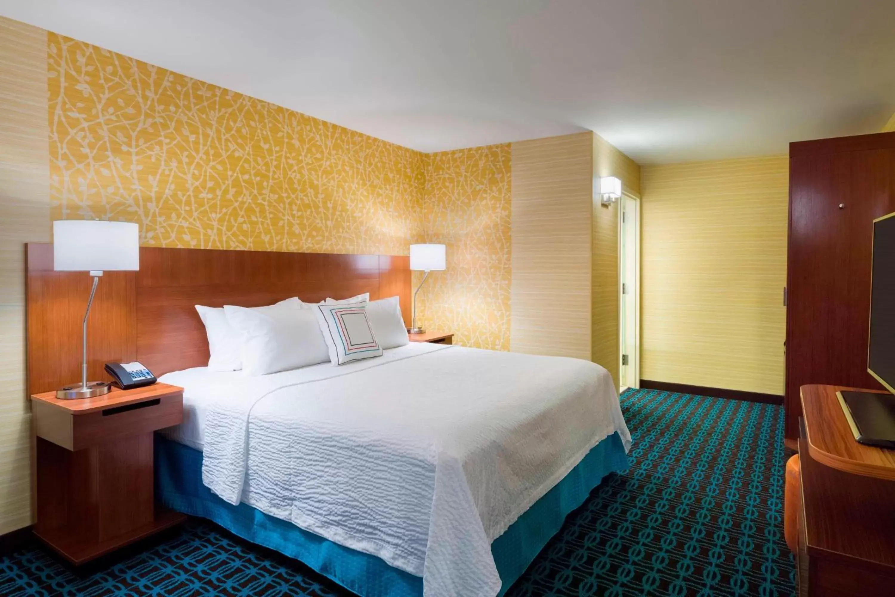 Bedroom, Bed in Fairfield Inn & Suites by Marriott Paramus
