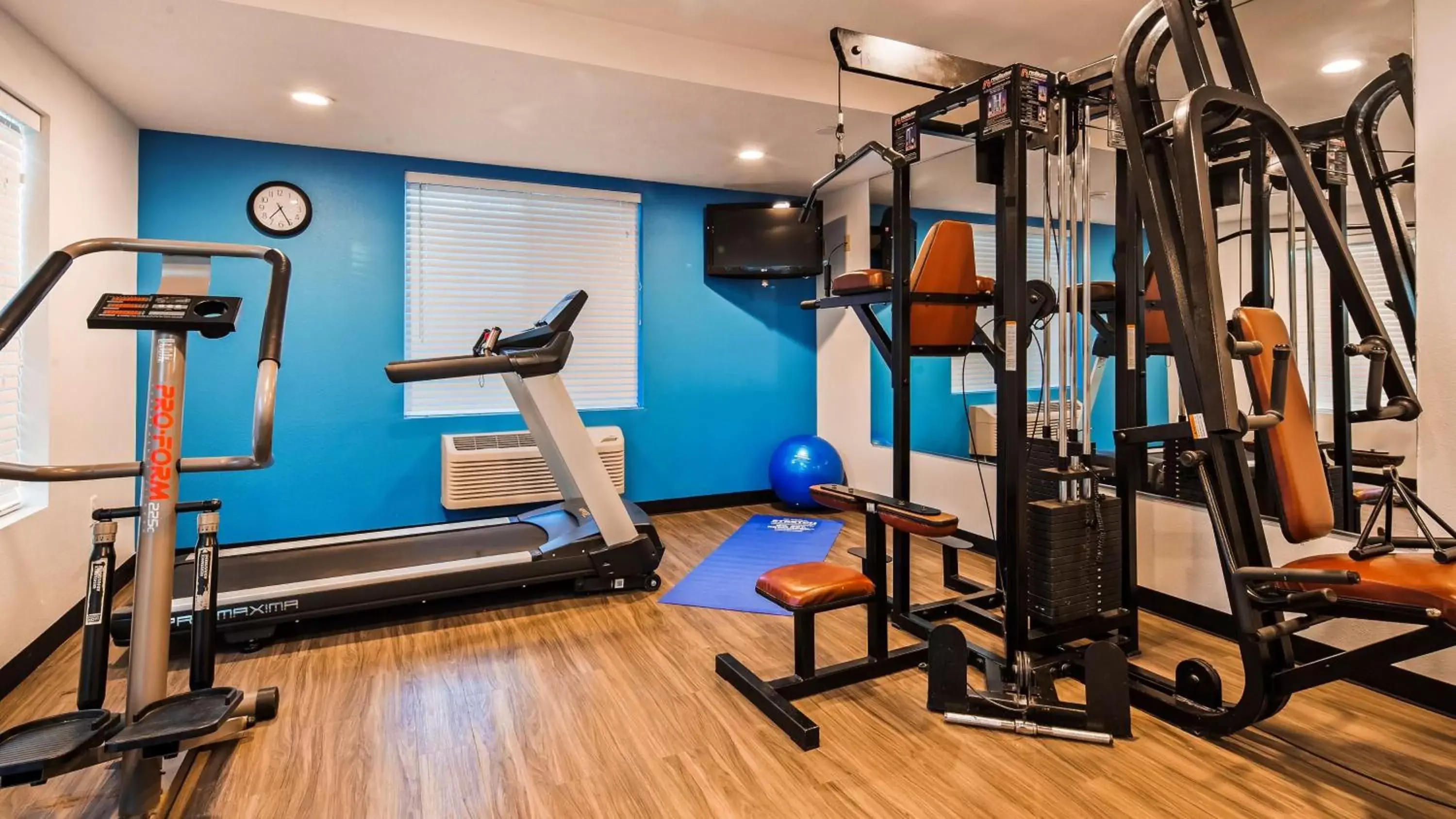 On site, Fitness Center/Facilities in Best Western Visalia Hotel