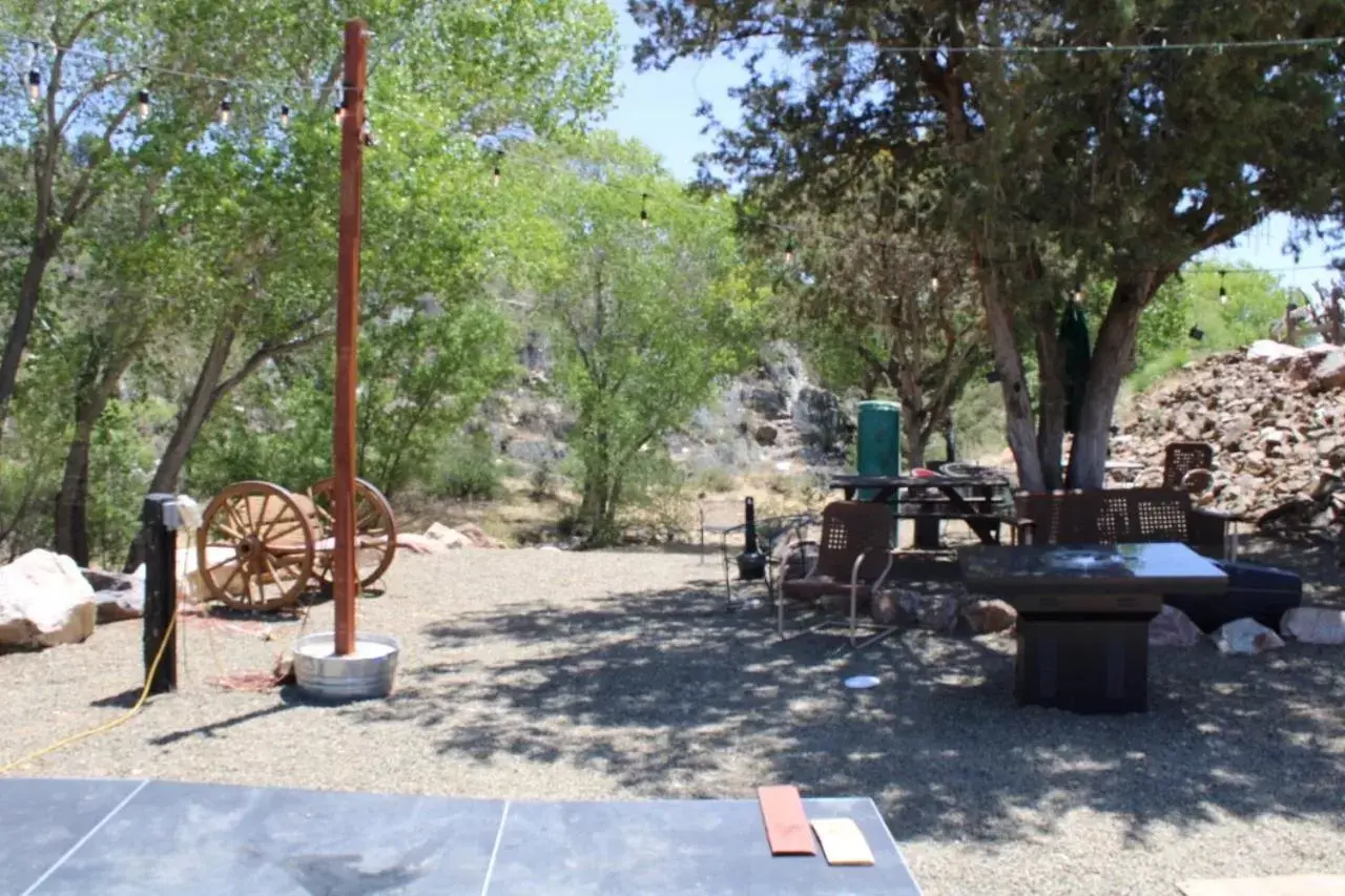 Restaurant/places to eat in Creekside Lodge and Cabins Restaurant/places to eat in Creekside Lodge and Cabins