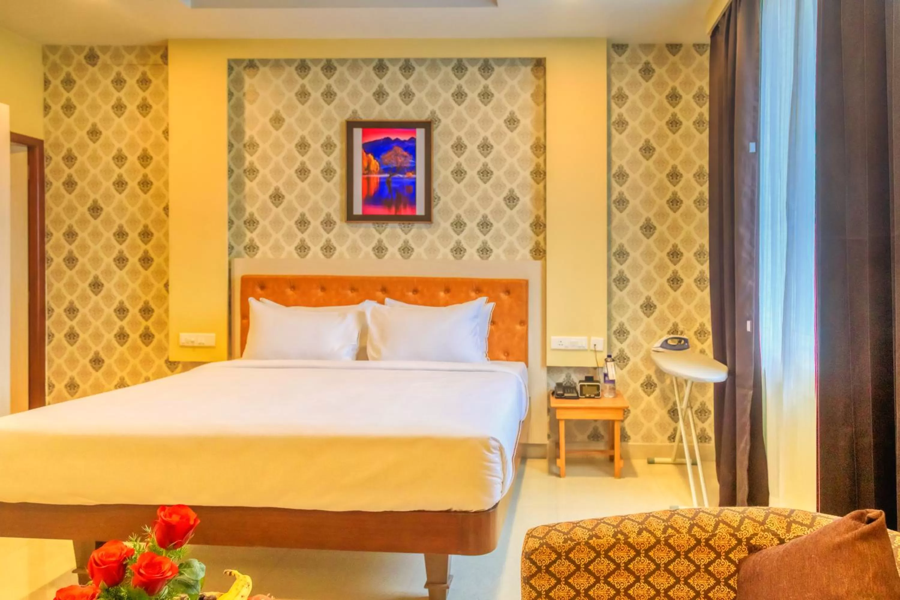 Property building, Bed in HOTEL ROYAL GRANDE