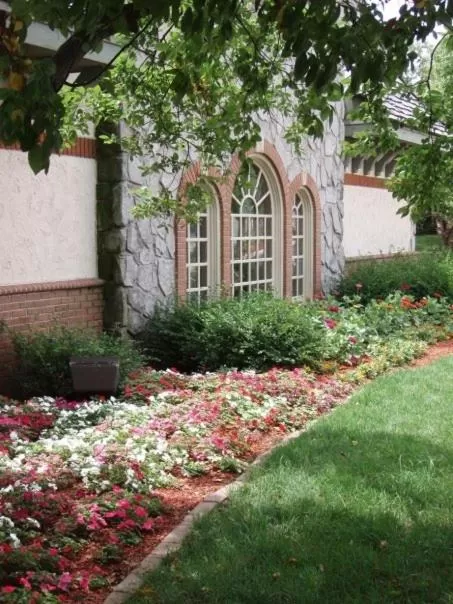 Facade/entrance in Chateau Hotel and Conference Center
