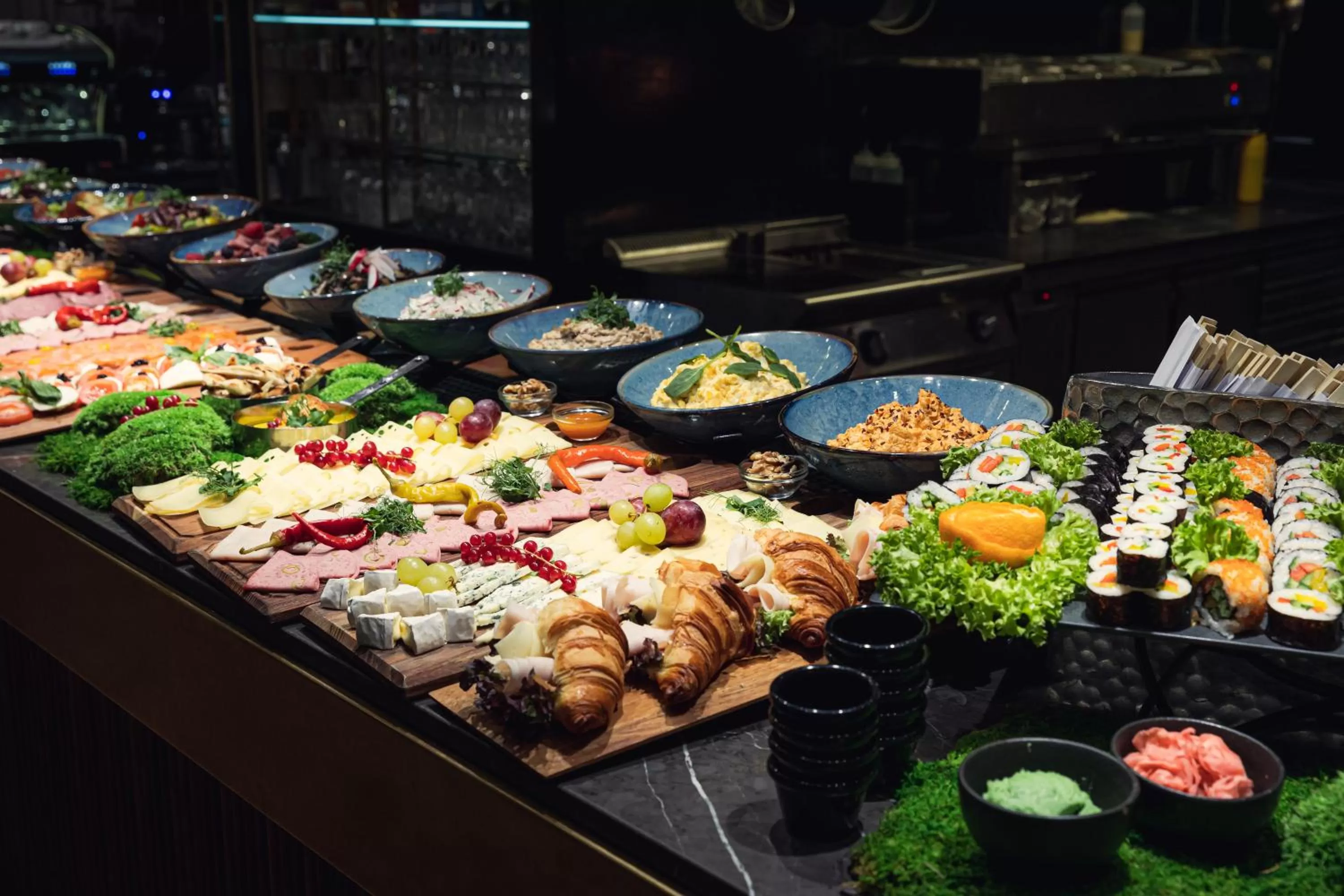 Buffet breakfast in Hotel KINGS COURT