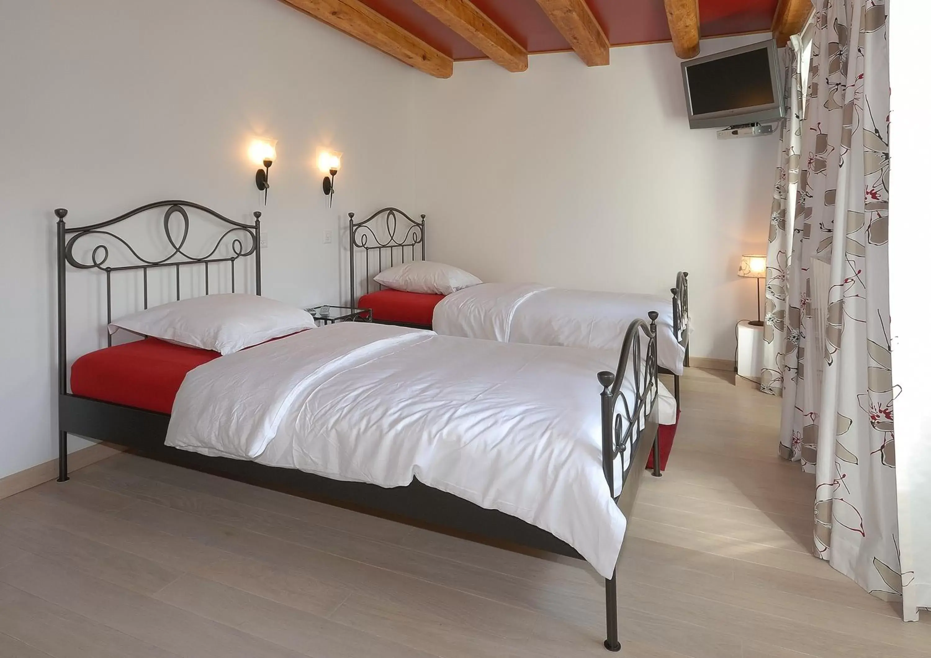 Bed in Auberge de Dully