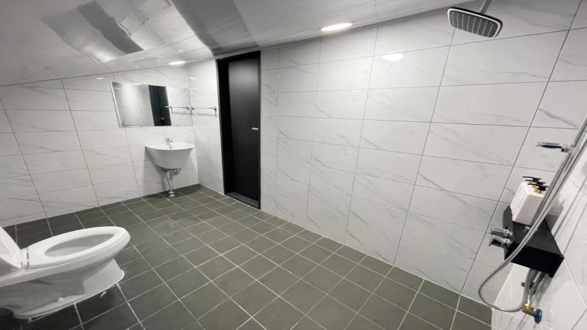 Toilet in The Road Hotel