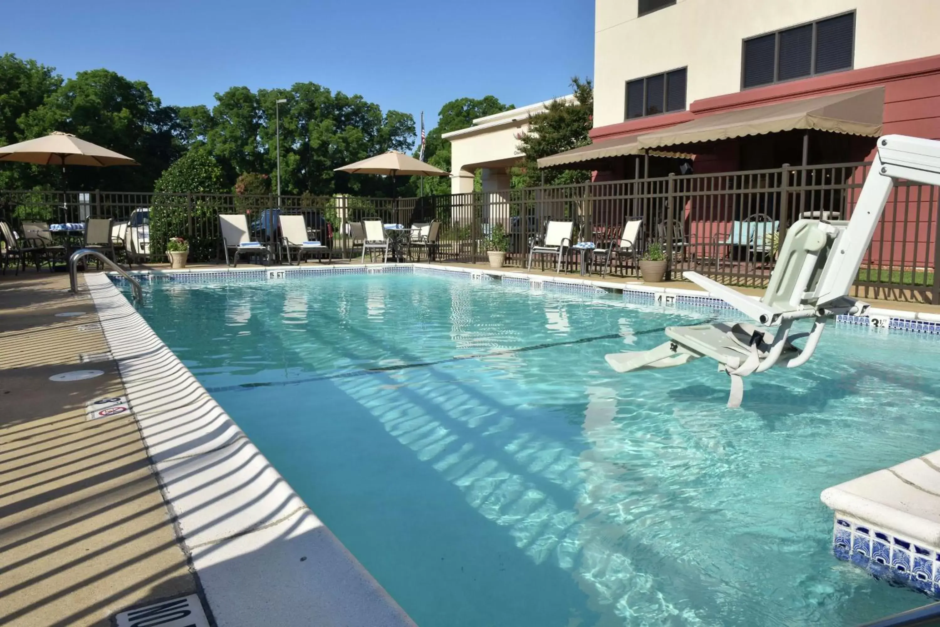 Pool view, Swimming Pool in Hampton Inn & Suites Alexandria