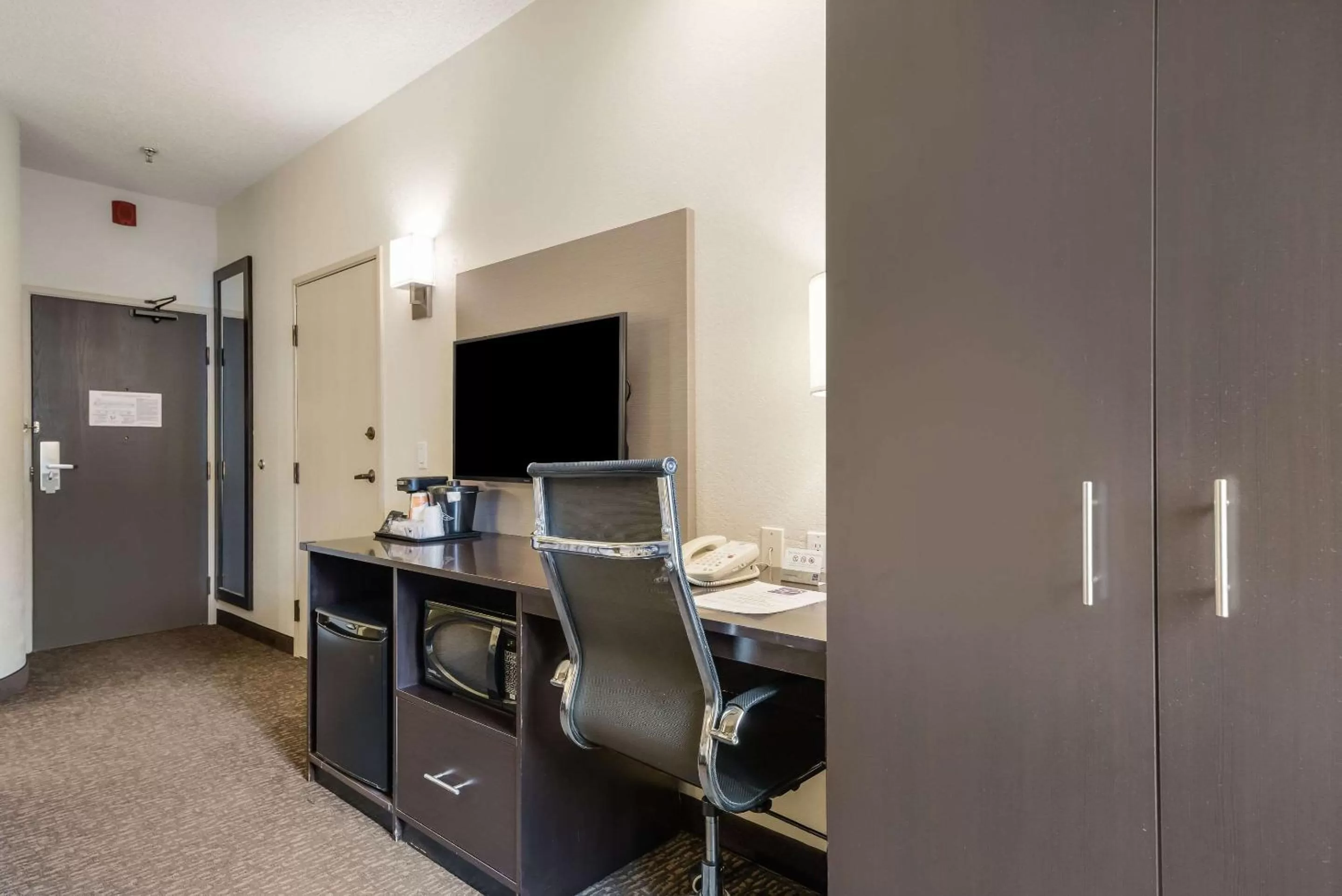 Photo of the whole room in Sleep Inn Flagstaff