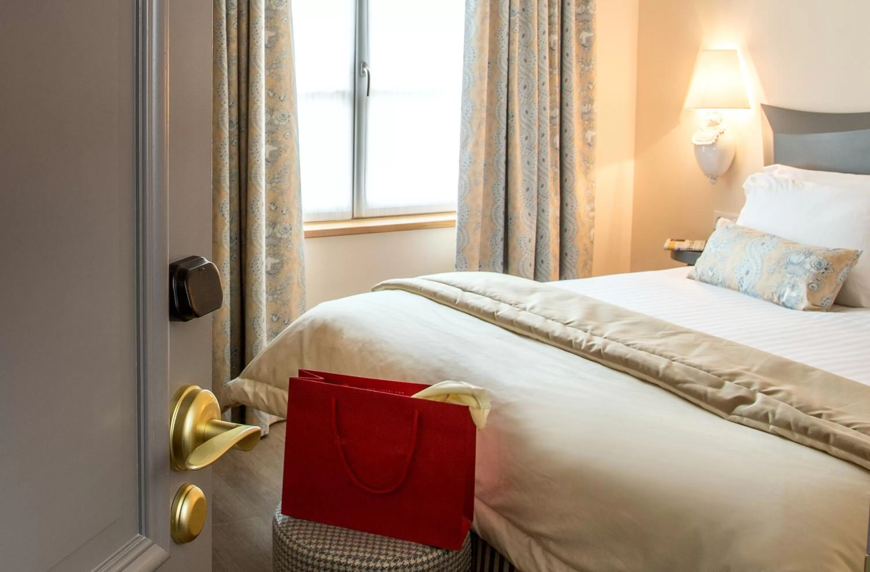 Bed in Relais des Trois Châteaux Hôtel-Restaurant - Teritoria