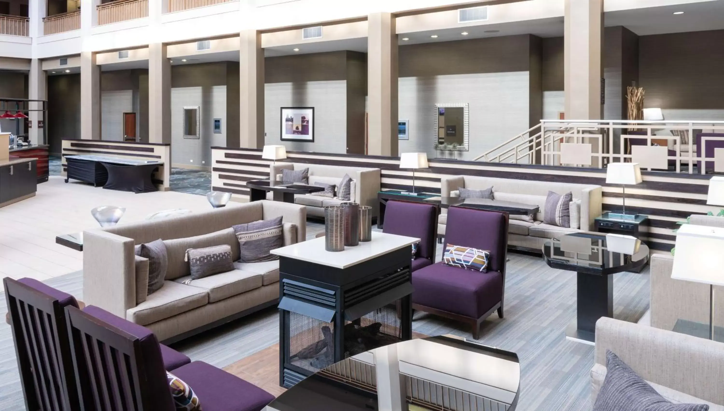 Lobby or reception in Embassy Suites by Hilton Chicago North Shore Deerfield