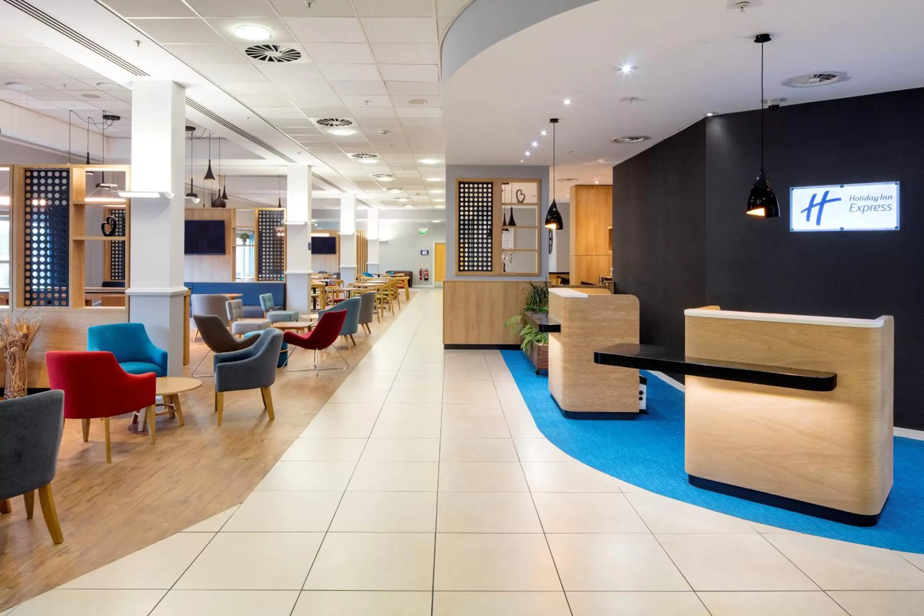 Property building, Lobby/Reception in Holiday Inn Express Hull City Centre, an IHG Hotel