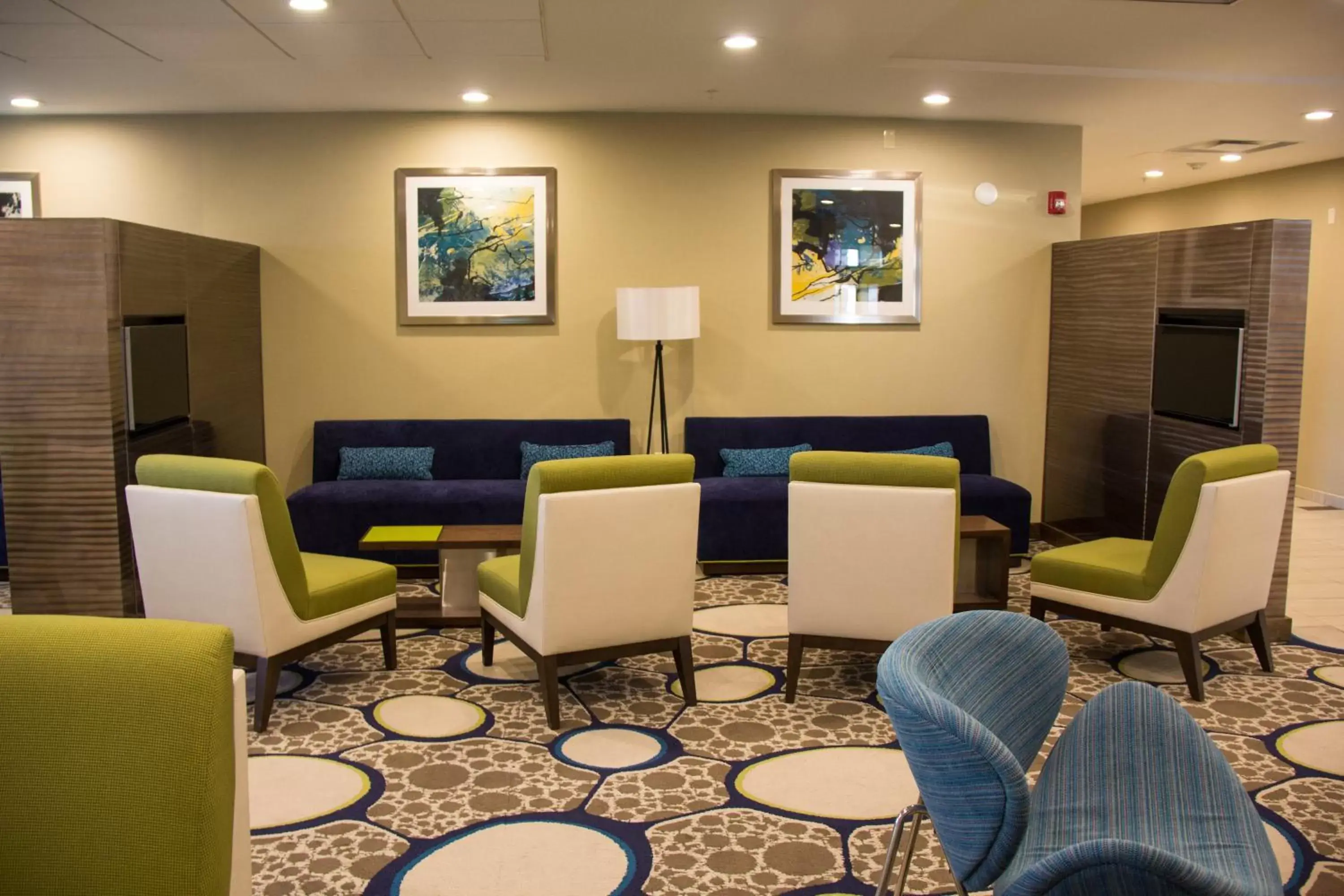 Property building, Lounge/Bar in Holiday Inn El Paso Airport, an IHG Hotel