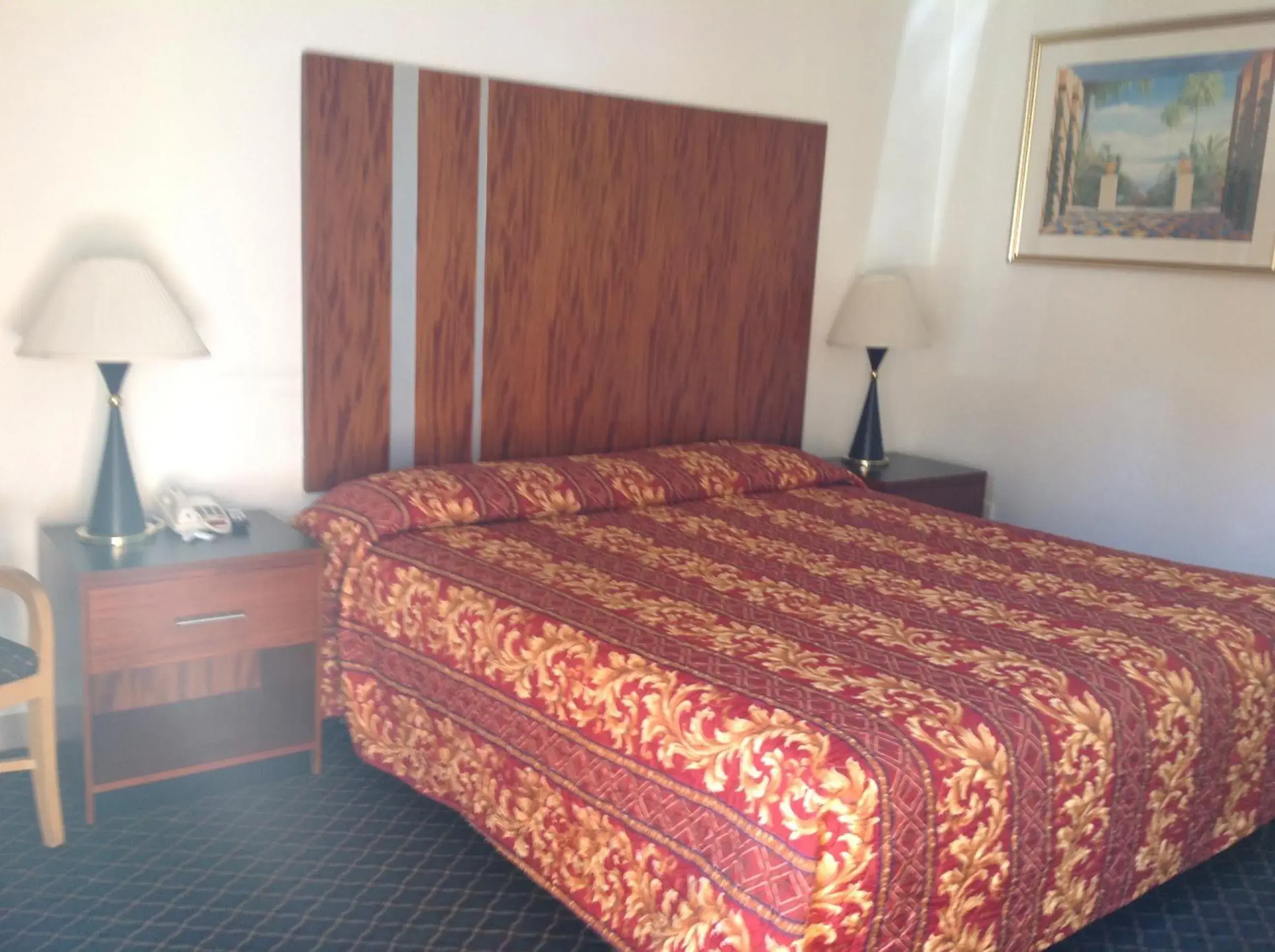 Photo of the whole room, Bed in Riverside Inn & Suites