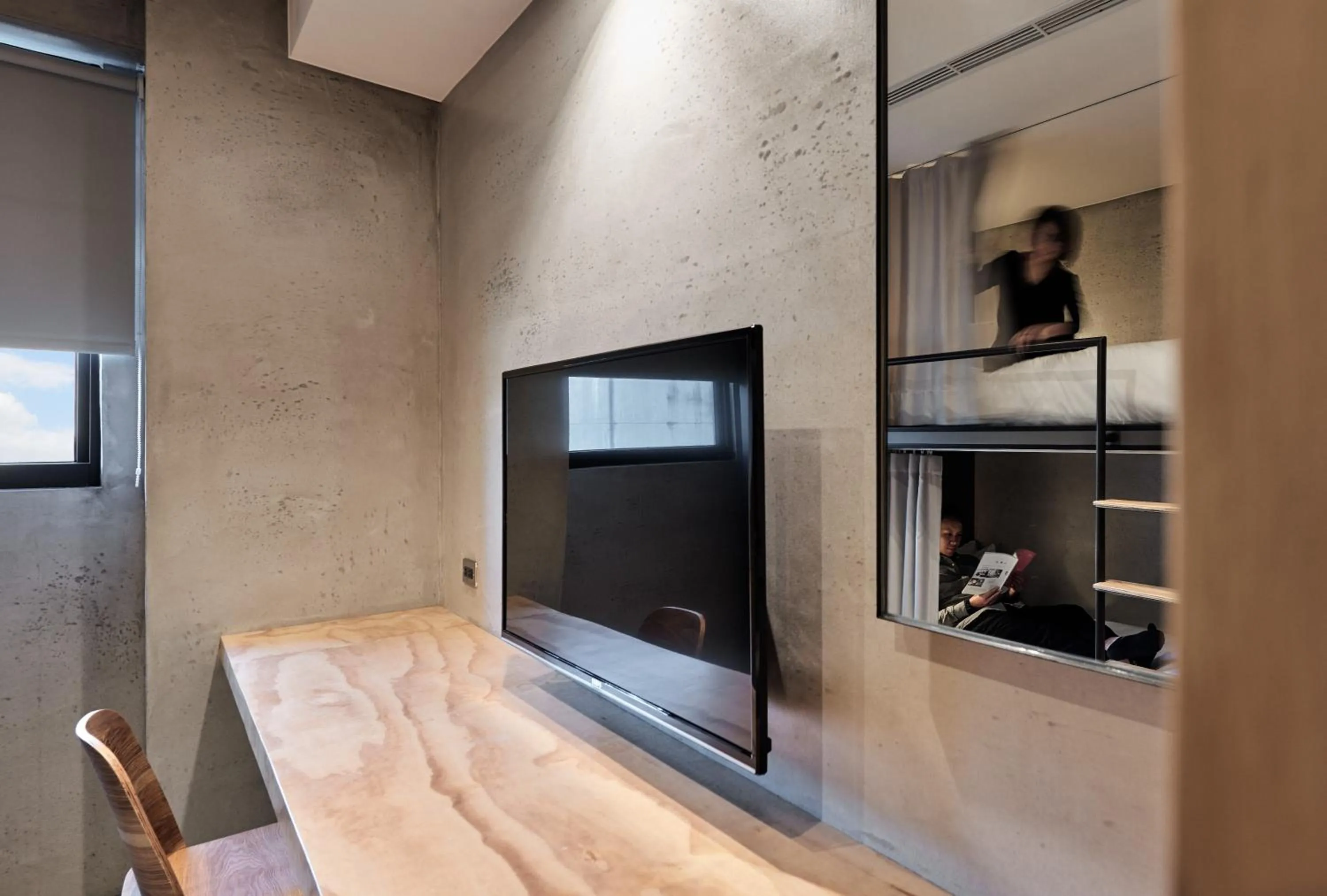 TV and multimedia in Waterfront Hotel