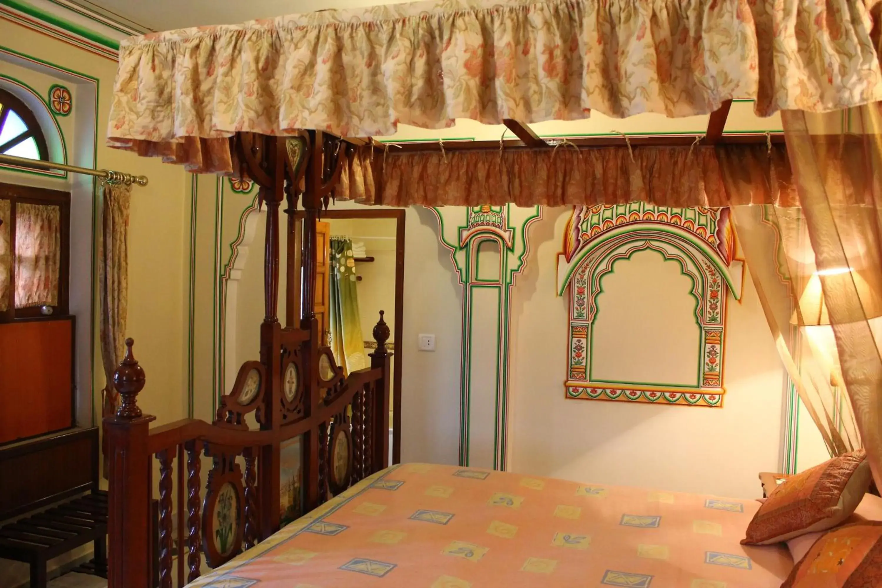 Bed in Madhuban - A Heritage Home