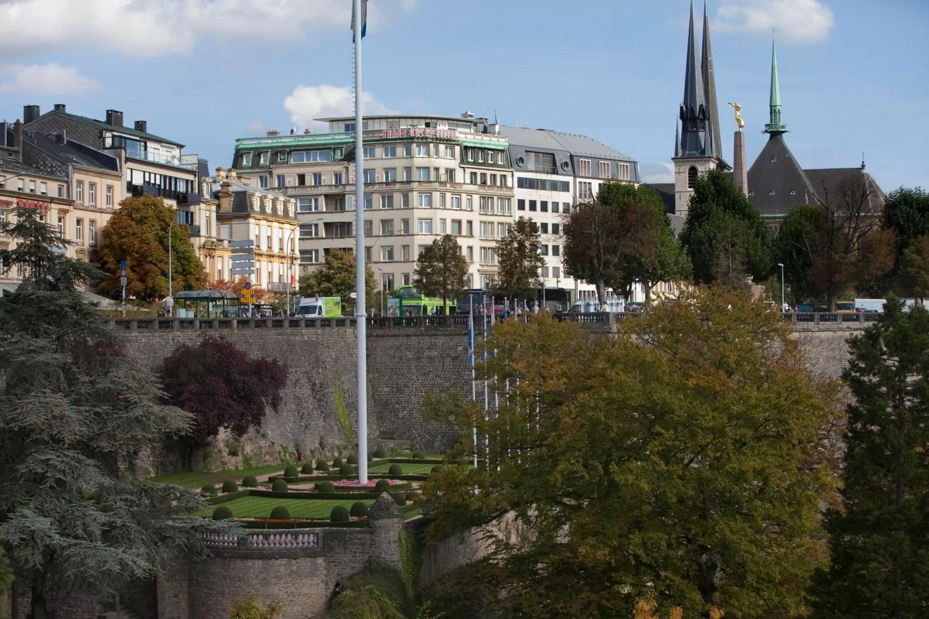 Facade/entrance in Grand Hotel Cravat Facade/entrance in Grand Hotel Cravat