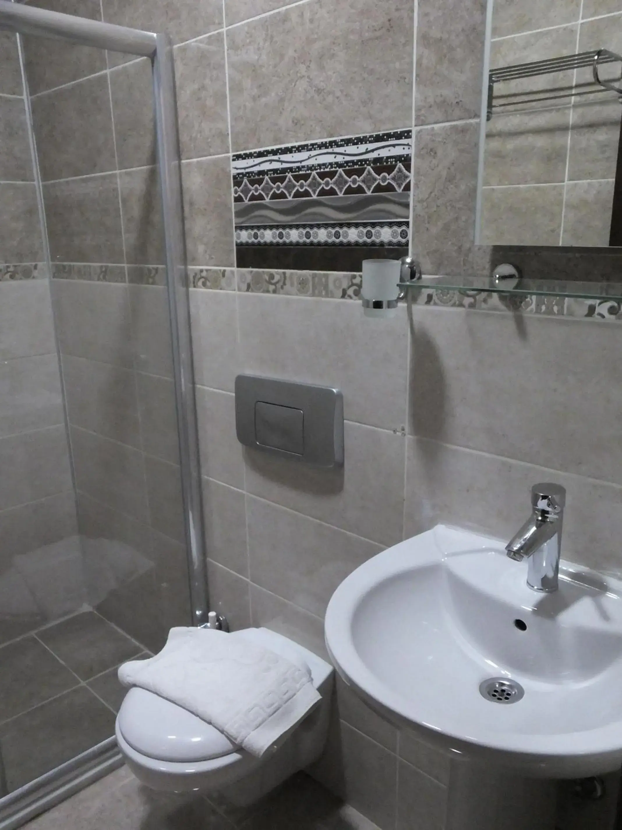 Bathroom in Hadrian Gate Hotel