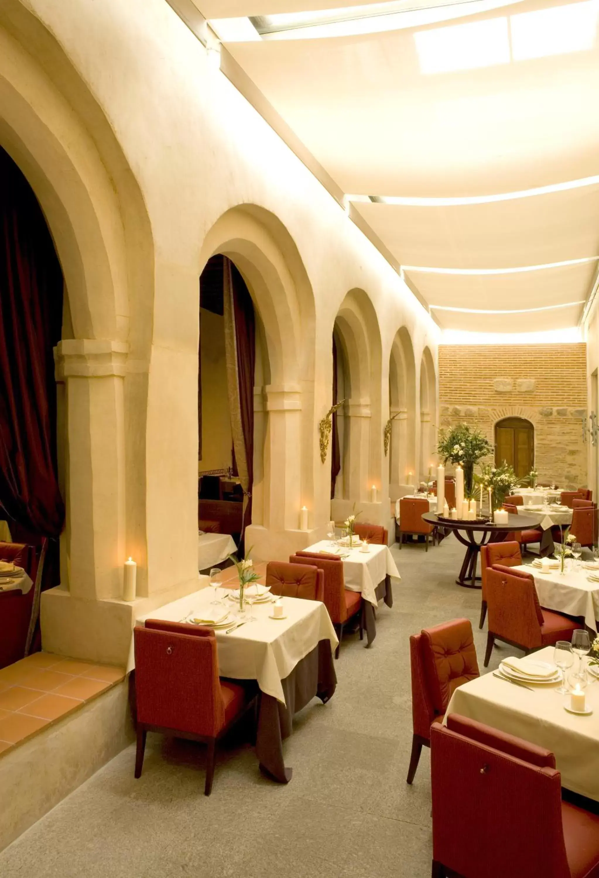 Restaurant/Places to Eat in Hotel San Antonio el Real