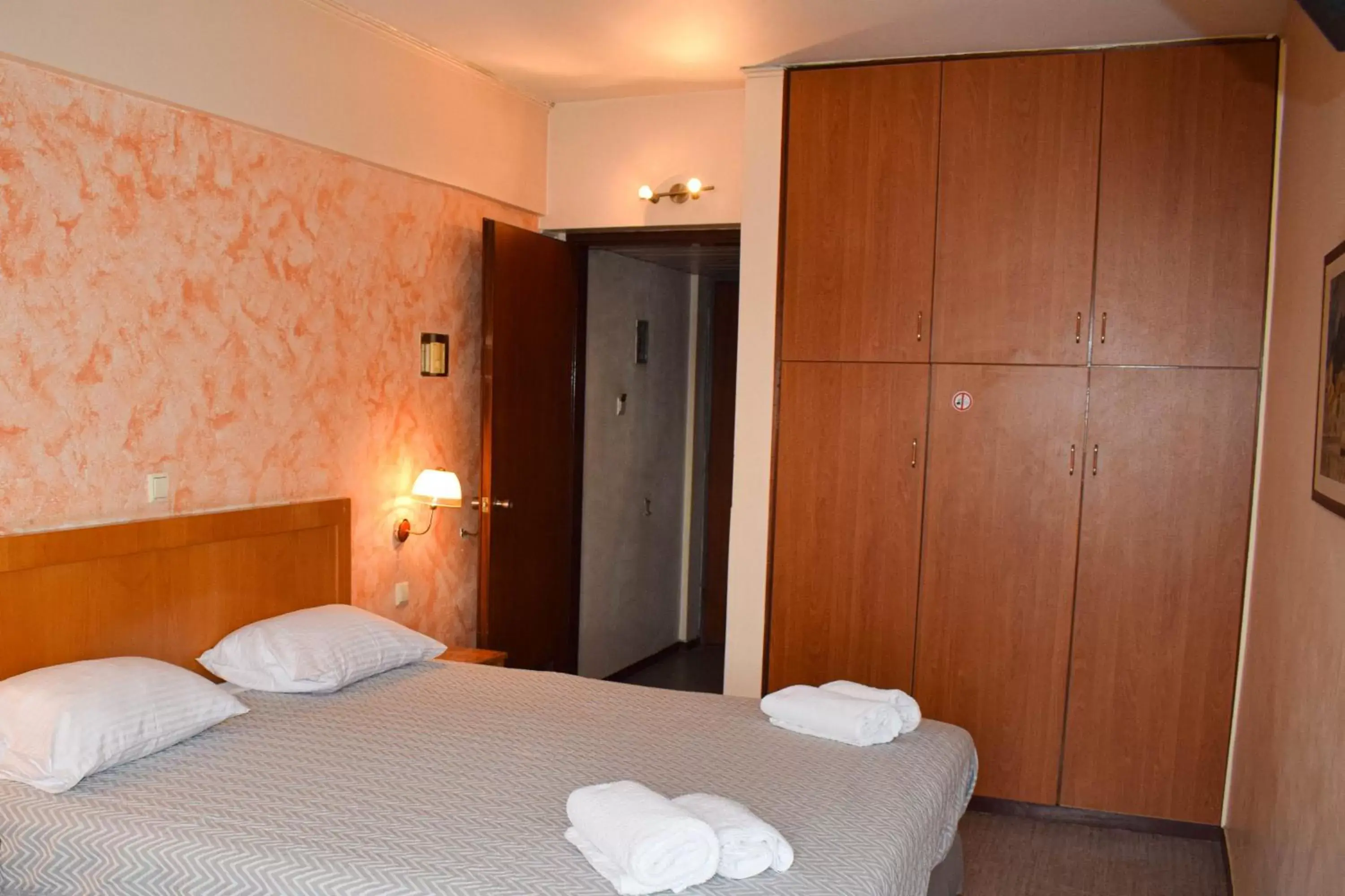 Bedroom, Bed in Savoy Hotel